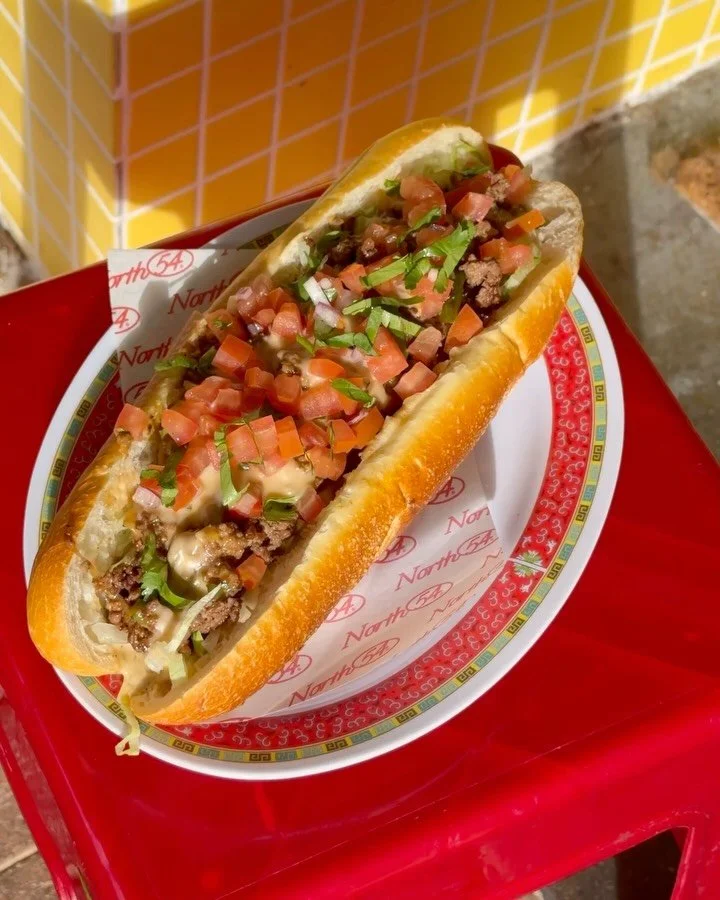 B&Ograve; L&Uacute;C LẮC CHOPPED CHEESE B&Aacute;NH M&Igrave; LUNCH SPECIAL 🥖

Last chance to grab this weekend special! 

Made with @borrellobeef beef mince with onions, capsicum, shaking beef sauce, American cheese, cheese sauce, tomato and corian