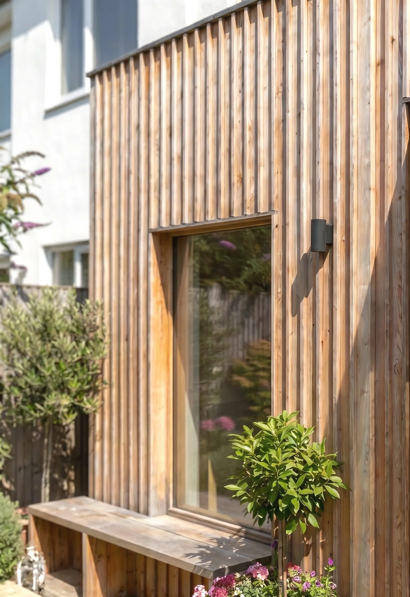 Pivot - Rear Timber Detailing