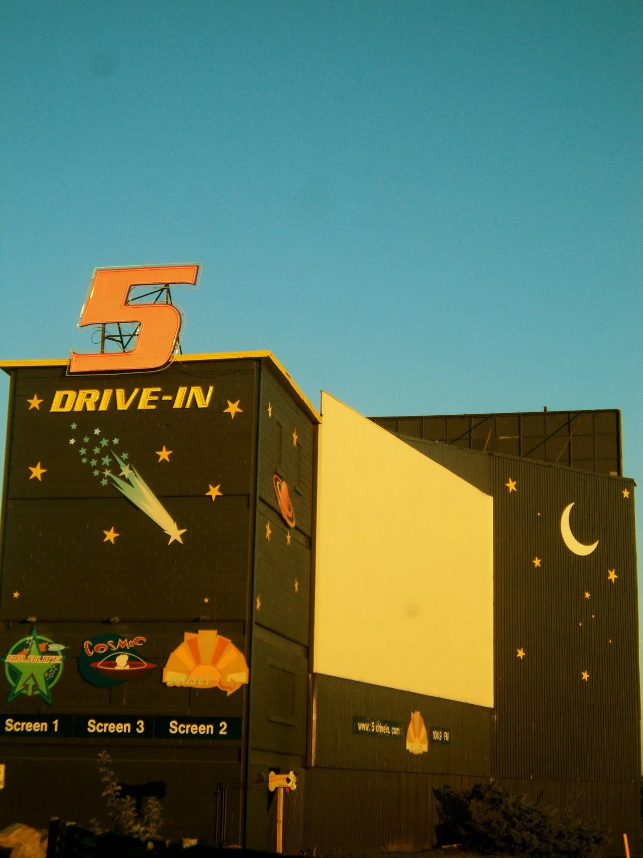 Day Walks in Liminal Suburbia by Robin Richardson