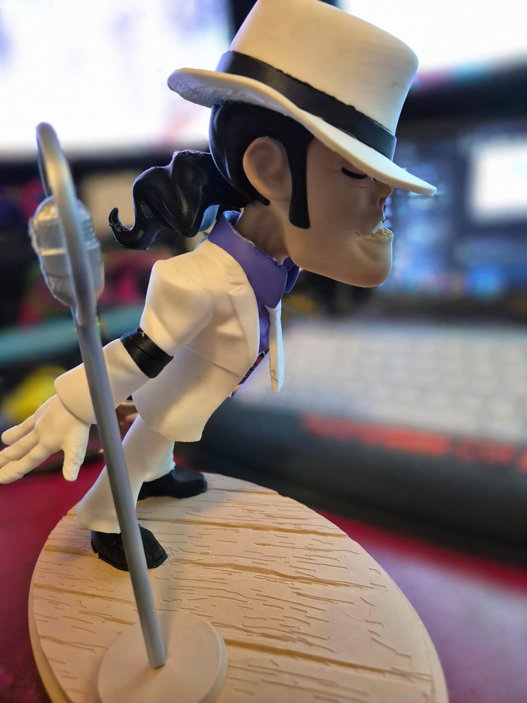 MJ