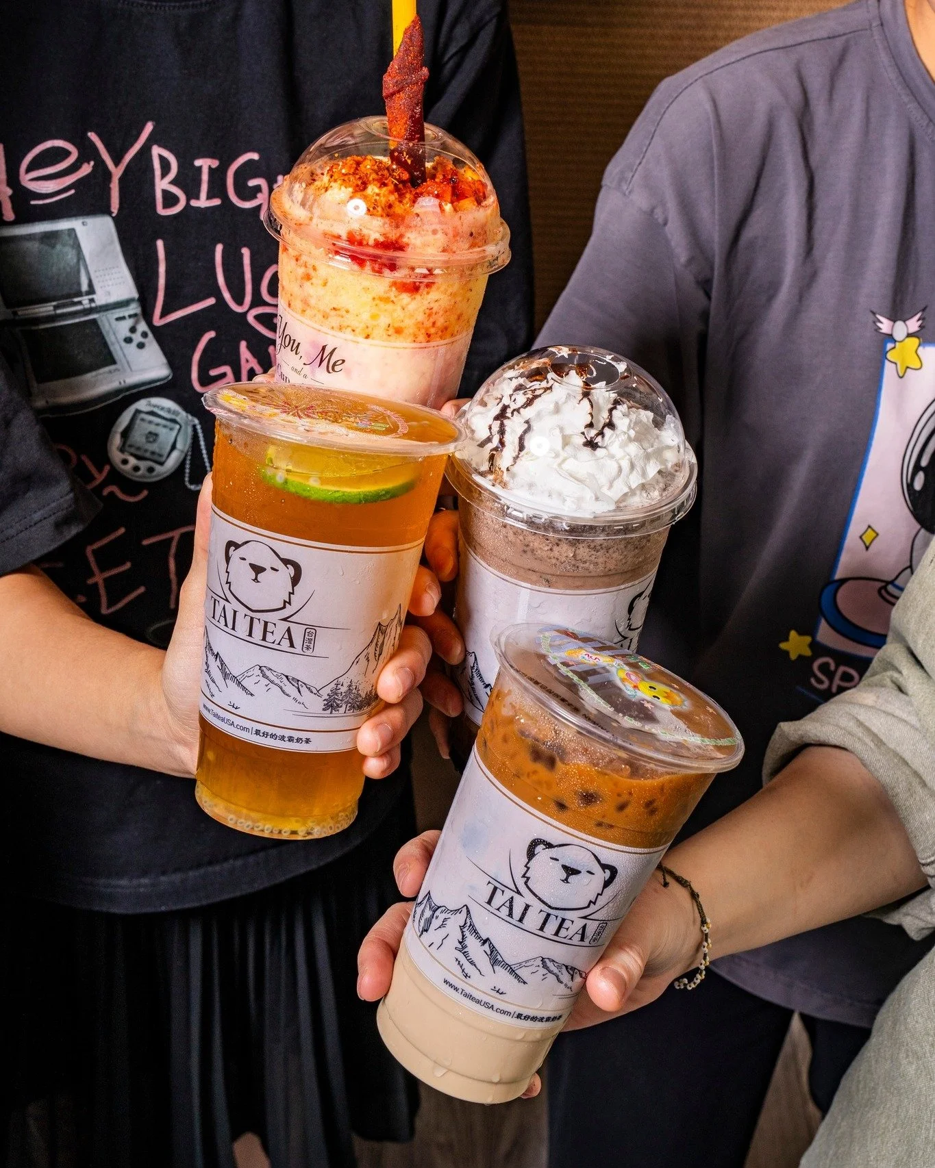 Boba runs with the gang at The V kitchen 🧋👯&zwj;♂️✨

Just good drinks, good eats, and good times with the crew. Stop by and hang out with us!

#OCfoodies #vietnamesefusion #thevkitchen #AnaheimEats #thaitea