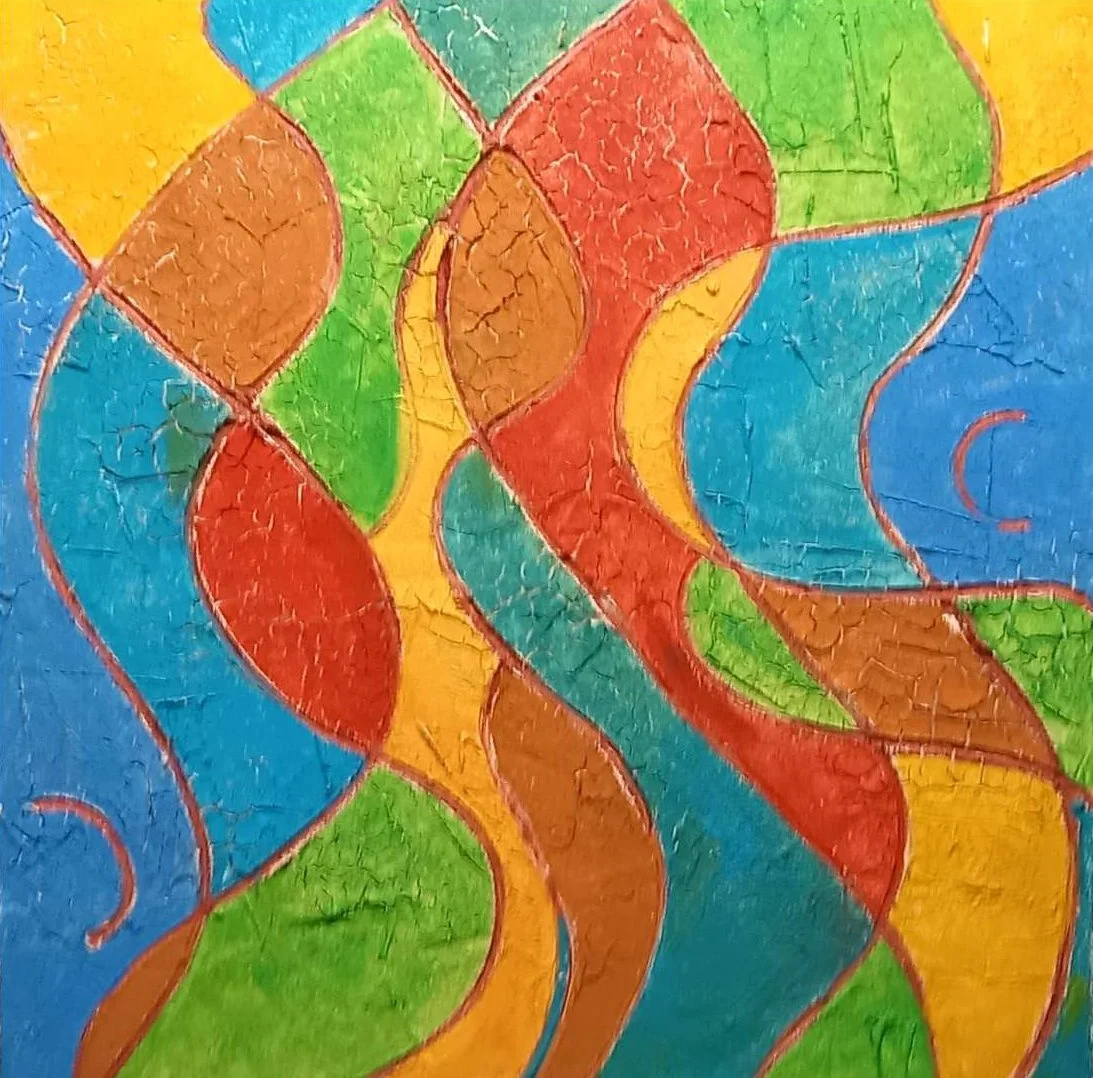 Abstrakte, farbenfrohe Muster mit krakelierten Oberflächen, bestehend aus geometrischen Formen in Blau, Grün, Rot, Gelb, und Orange, verbunden durch geschwungene Linien.