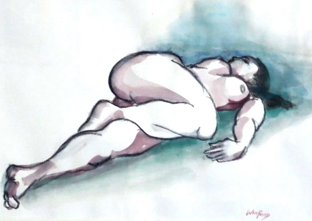 Zeichnung einer nackten Frau in einer Liegeposition auf dem Boden.