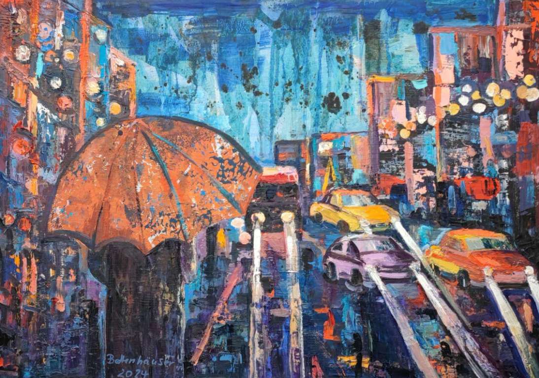 Abstraktes Gemälde einer Straßenkulisse bei Regen, mit bunten Autos, beleuchteten Laternen und Gebäude im Hintergrund, eine Person mit roten Regenschirm im Vordergrund.
