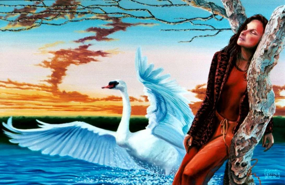 Künstliches Wandbild mit einem weißen Schwan, der auf Wasser schwimmt, im Hintergrund ein Sonnenuntergang, eine Frau steht an einem Baum.