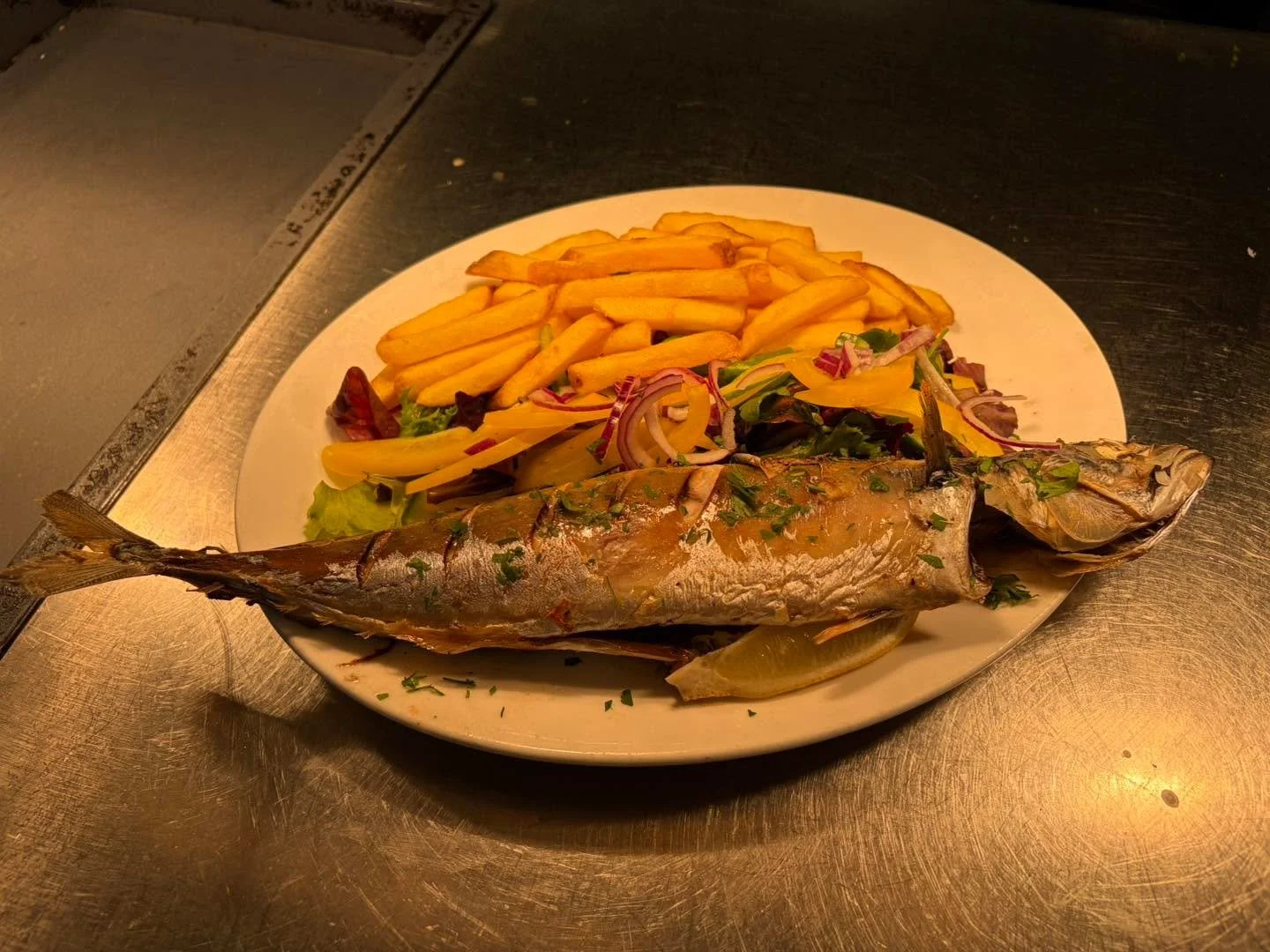 Stunning whole mackerel with salad and fries currently on the specials🐟
We only have a limited number available today so get them while you can!