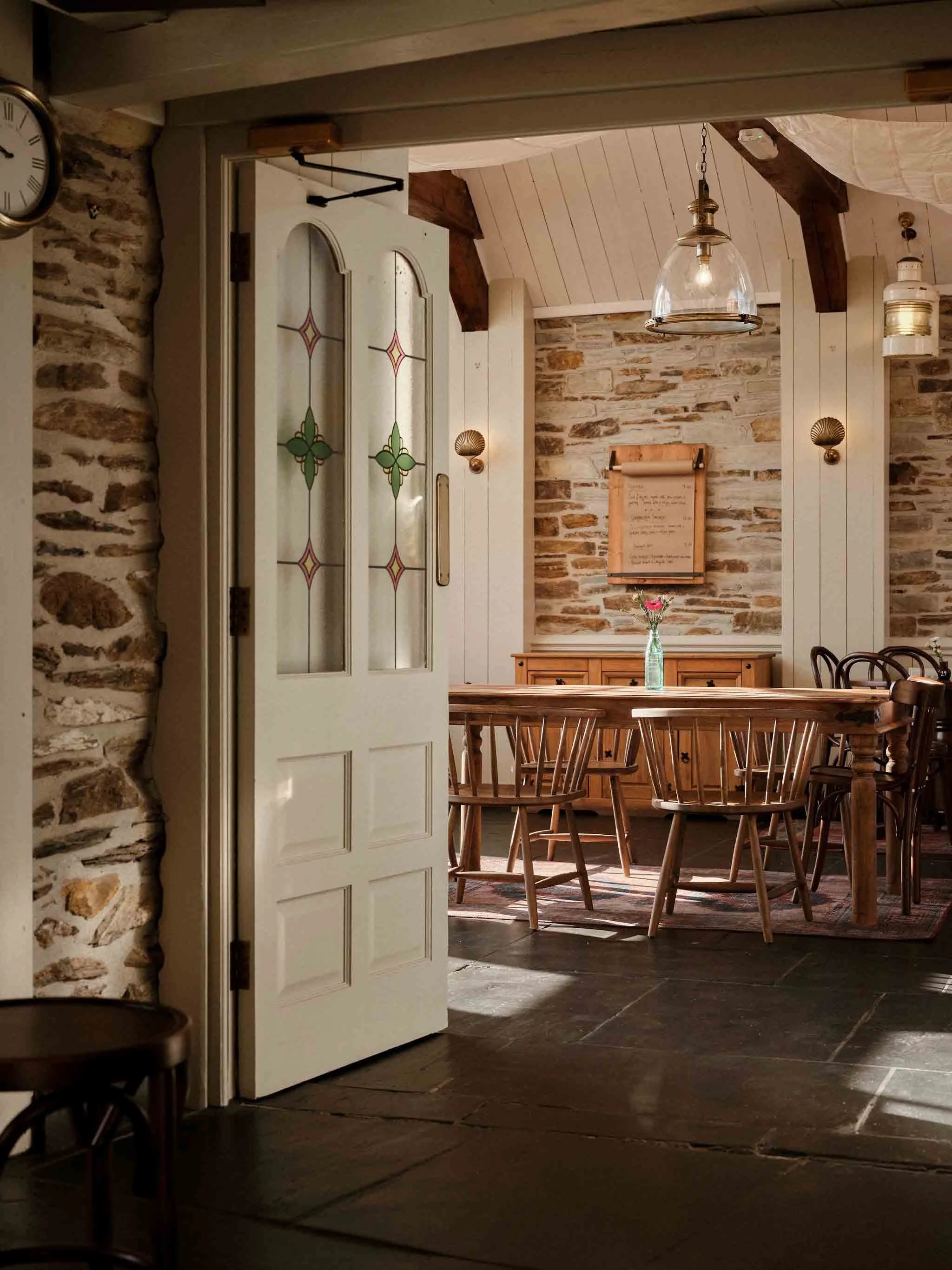 Dingin room The Galleon Inn, Fowey, Cornwall