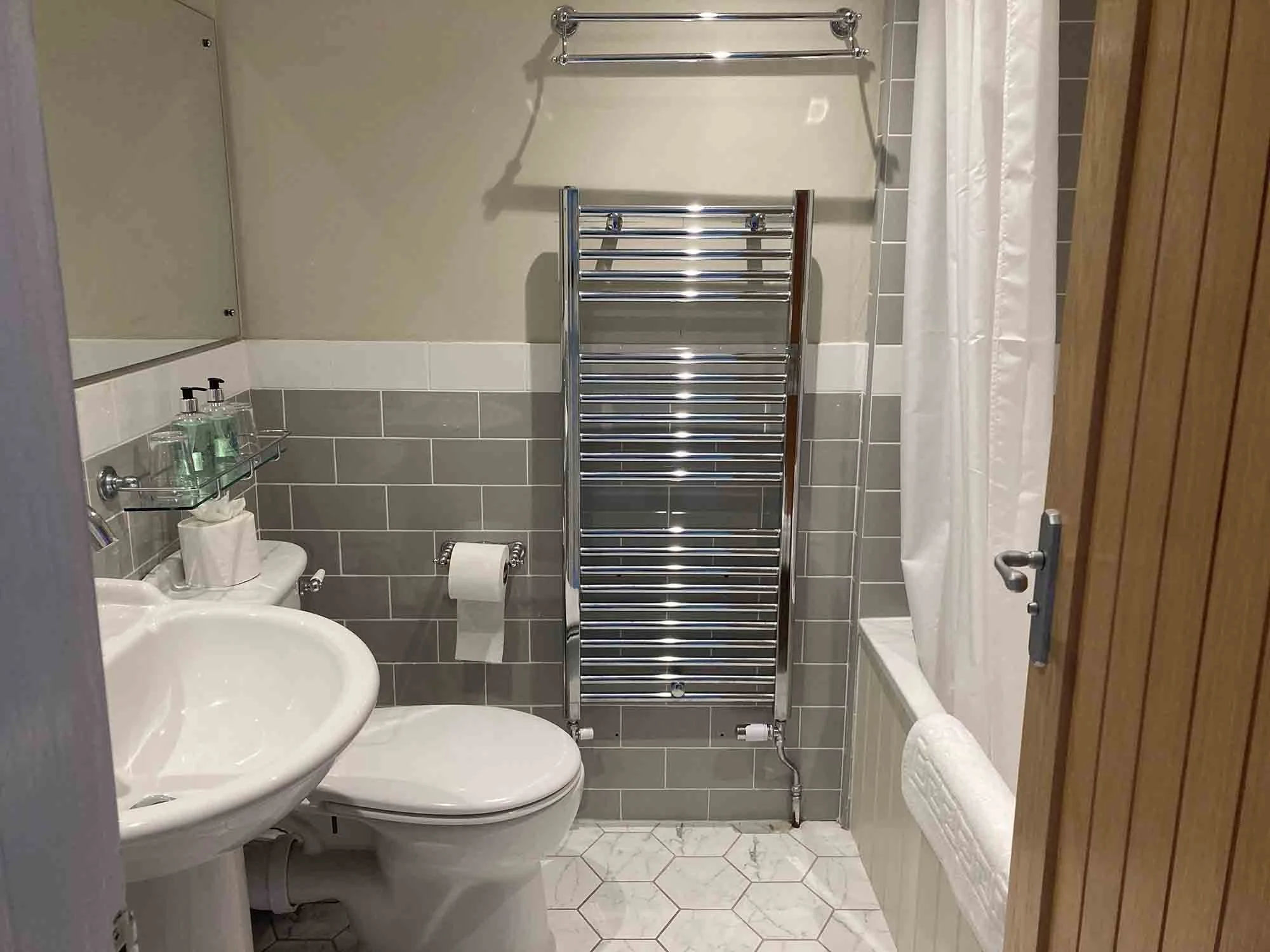 Ensuite bedrooms at the Galleon Inn