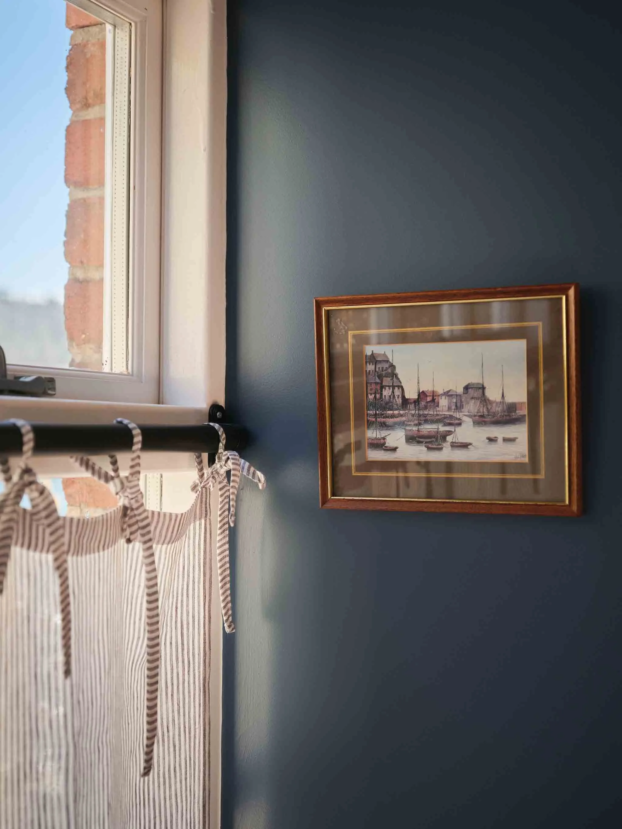 Window detail The Galleon Inn, Fowey, Cornwall