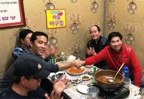 The History Making Gupo Market Pinky Promise