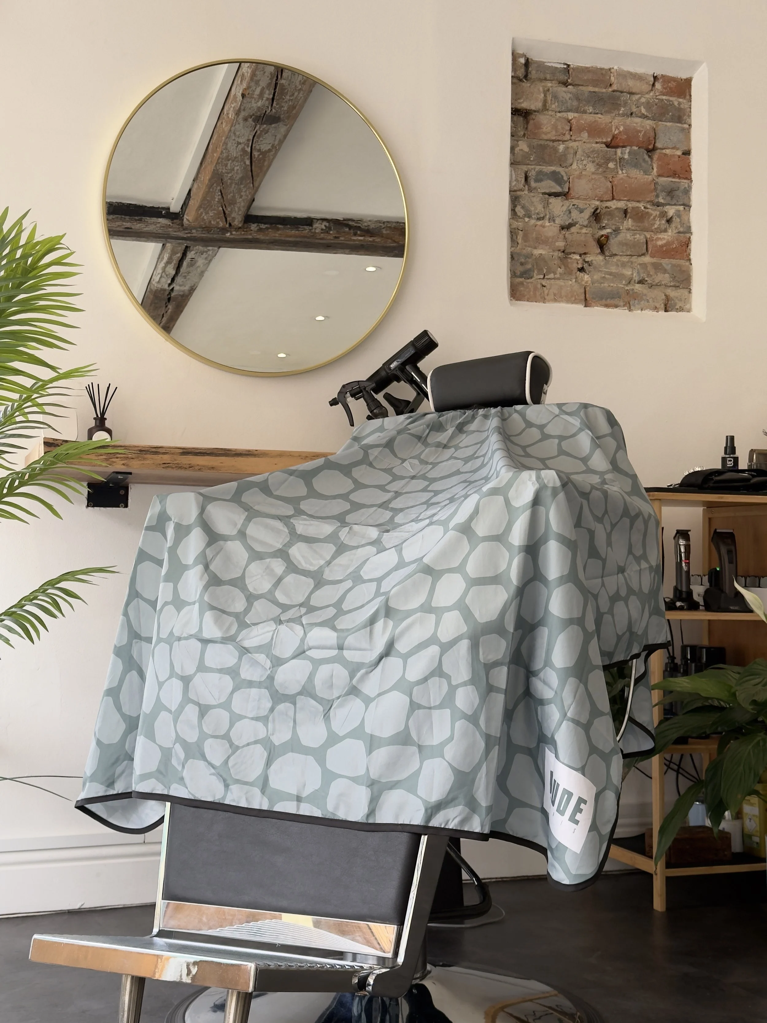 Callum Does Hair barber in Alresford near Winchester, Hampshire, offering precision men’s haircuts, beard trimming, modern barbering, skin fades, taper cuts, grooming services, and one-to-one hair appointments in a premium barbershop setting.