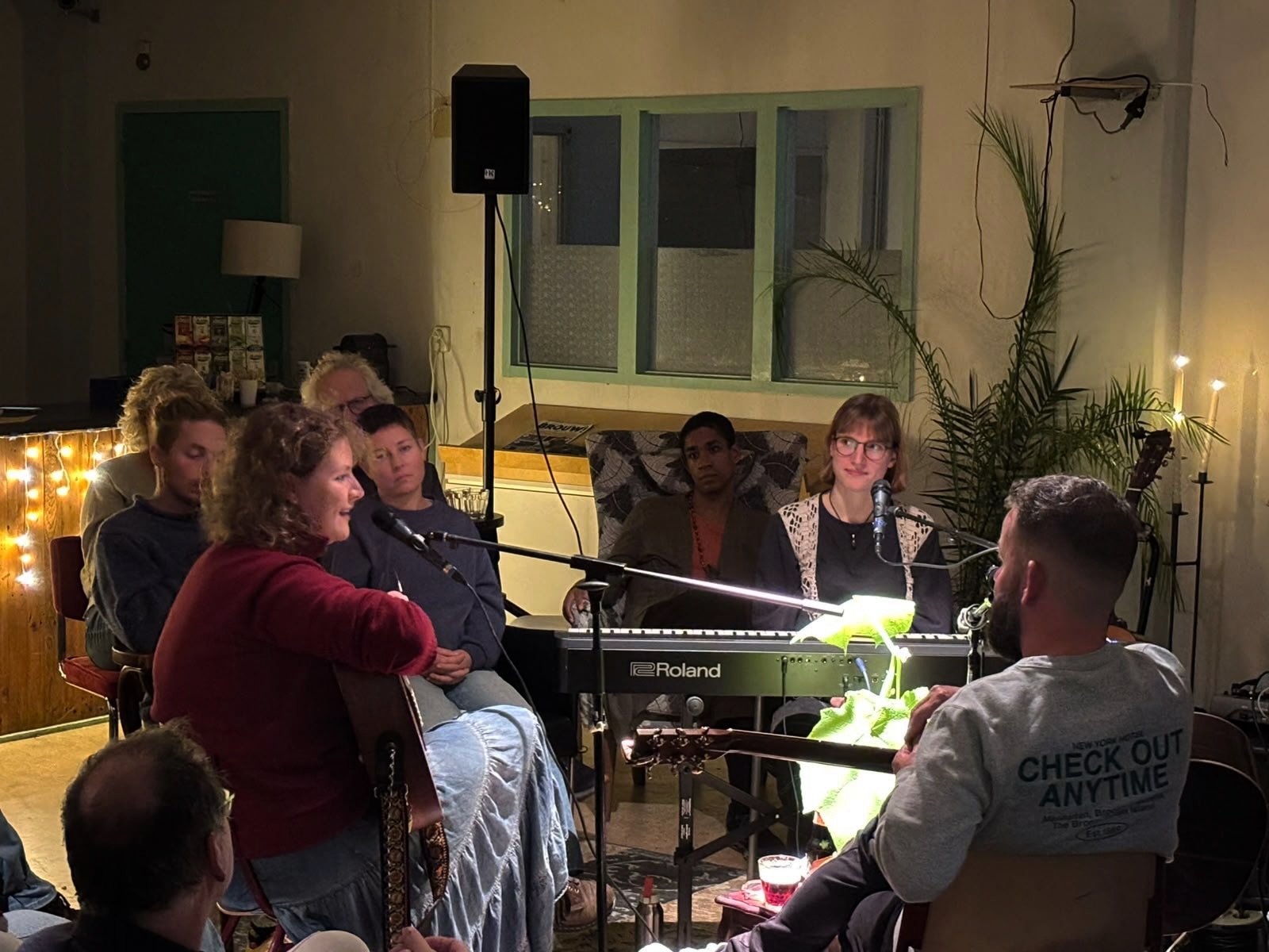 🎶Graceland in the Round🎶

Gisteren hebben we onze avond doorgebracht met het organiseren van Graceland in the Round! Een prachtige avond met muziek, verhalen en natuurlijk onverwachte gesprekken. Hartelijk dank aan iedereen die erbij was!

🫧🫧

Ye