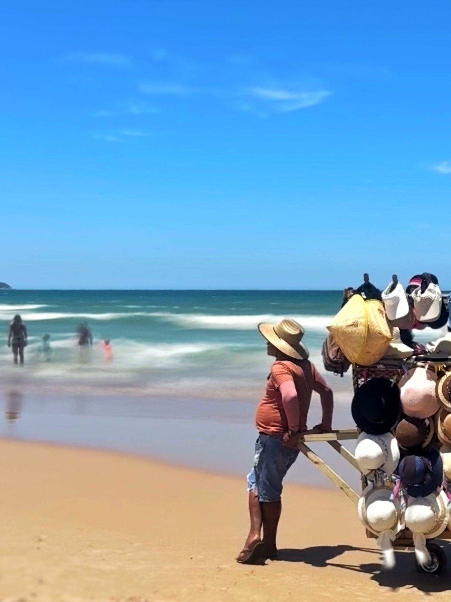 AJUSTES, MOVIMENTO E RECORTE

O momento da captura marca o in&iacute;cio do que queremos mostrar.
A imagem muda conforme as escolhas que fazemos depois.

⠀
Ajustes b&aacute;sicos
Luz, contraste e cor ajudam a dar mais vida a cena.
Alguns elementos ga