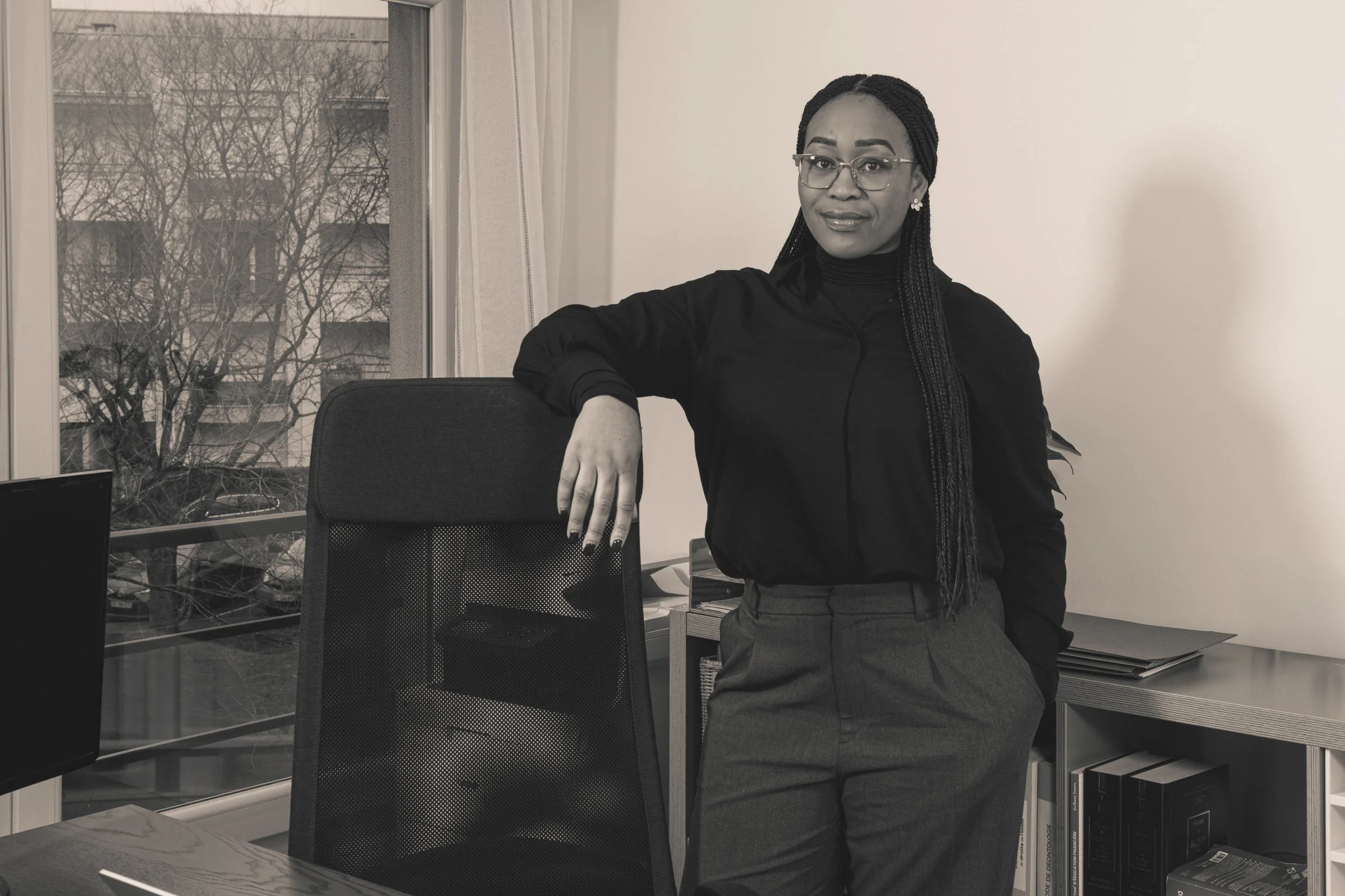 Maître Rachel Kabamba, avocate en droit des étrangers à Créteil (Val-de-Marne), accompagne particuliers et entreprises : titre de séjour, OQTF, naturalisation, asile. Prenez rendez-vous.