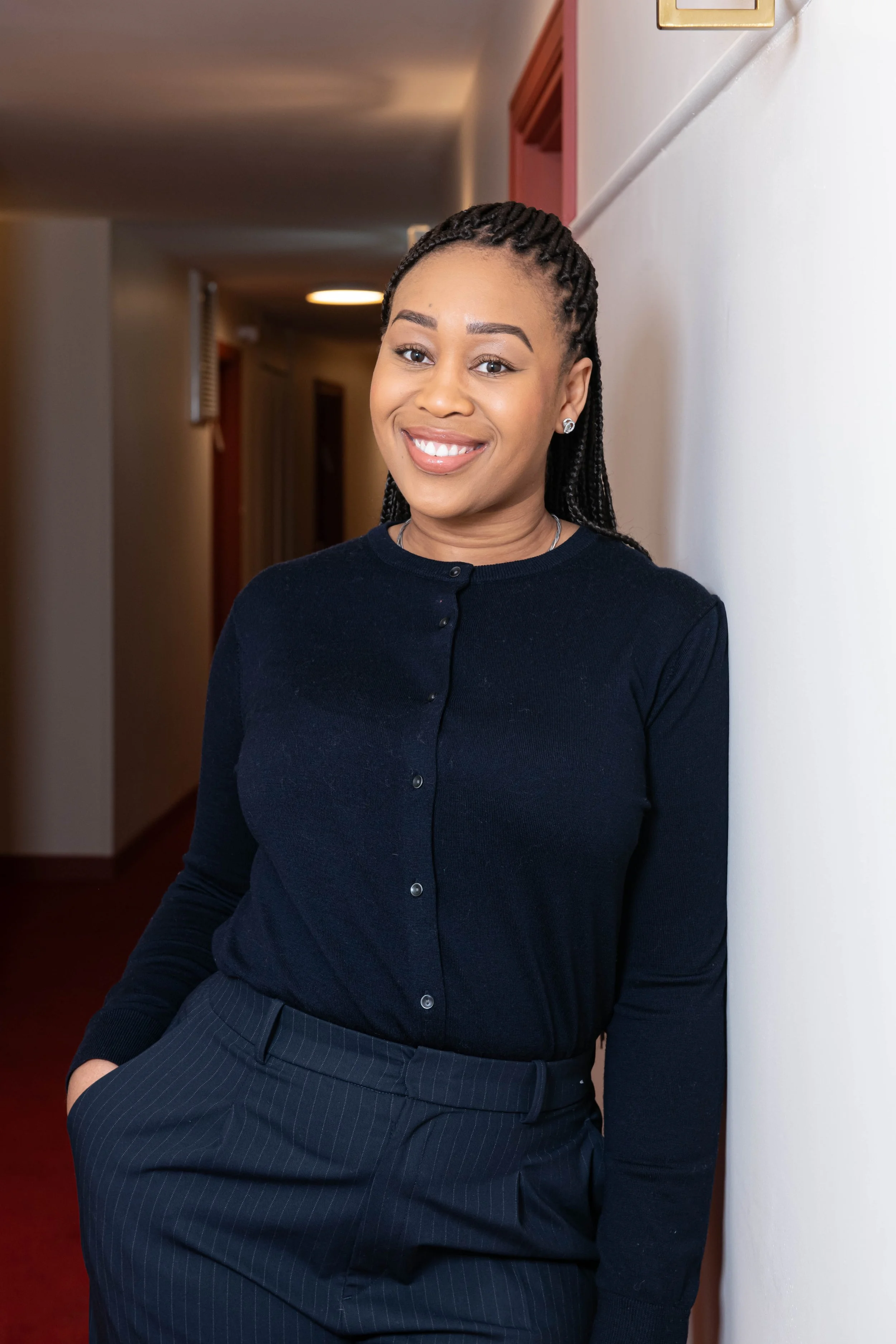 Maître Rachel Kabamba, avocate en droit des étrangers à Créteil (Val-de-Marne), accompagne particuliers et entreprises : titre de séjour, OQTF, naturalisation, asile. Prenez rendez-vous.
