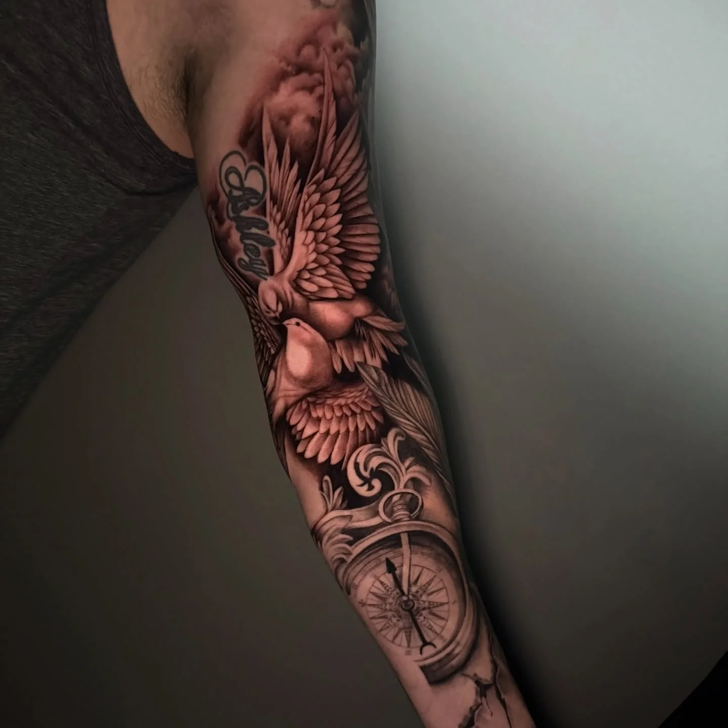 In progress shot of this sleeve that&rsquo;s slowly coming together! Can&rsquo;t wait to finish it up

@mmsouthern
@satoritattoocollective 

#coverupartist #RealismTattoo #TattooArtist  #HalfSleeve #TattooSleeve #Linework #RealisticTattoo #ink #Tatto