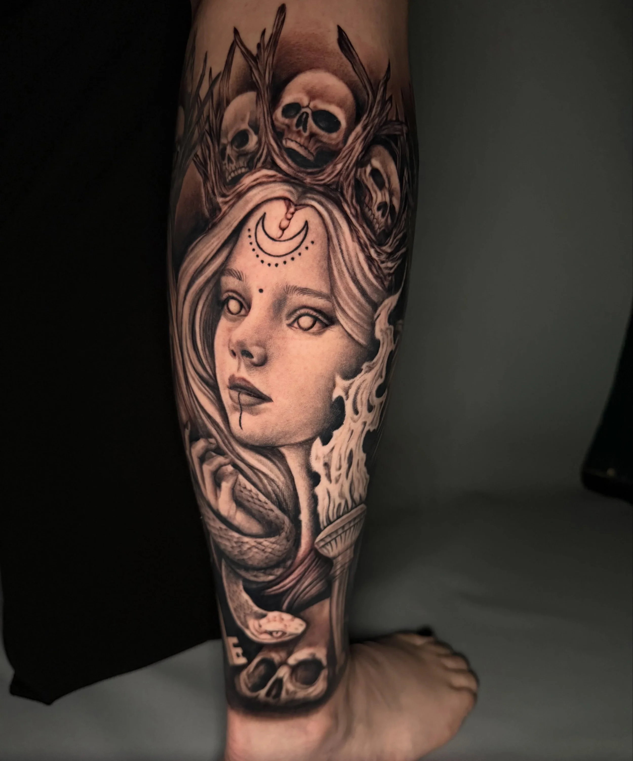 Part 3 and final piece of this lower leg wrap. We will be working the upper thigh next with more amazing goddesses to complete the leg. Stay tuned for the final reveal reel coming soon! #dallastattooartist #blackandgreyarist #realismartist