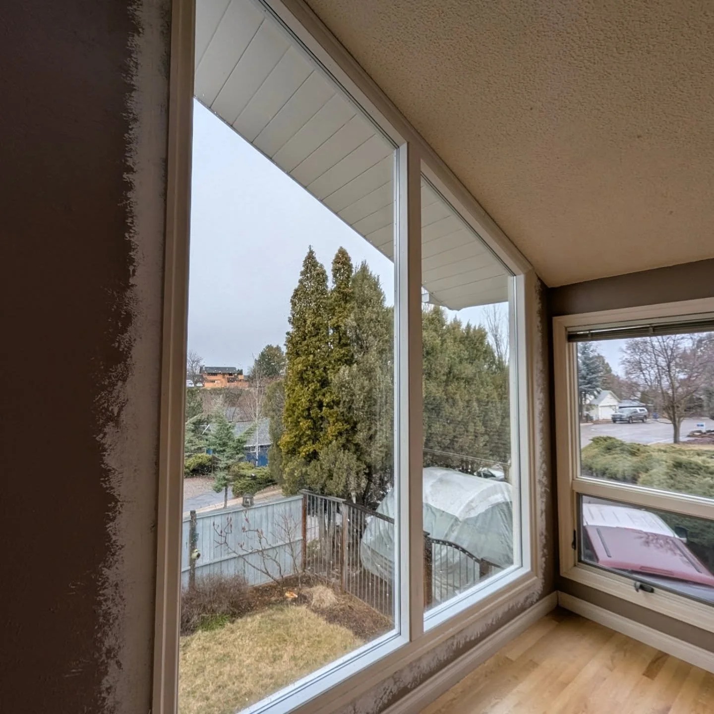 Always something interesting day to day in this line of work. This client was having issues with the seals on their original 1980s aluminum framed windows failing, and moisture was getting in. So we built custom redwood frames, had new improved doubl