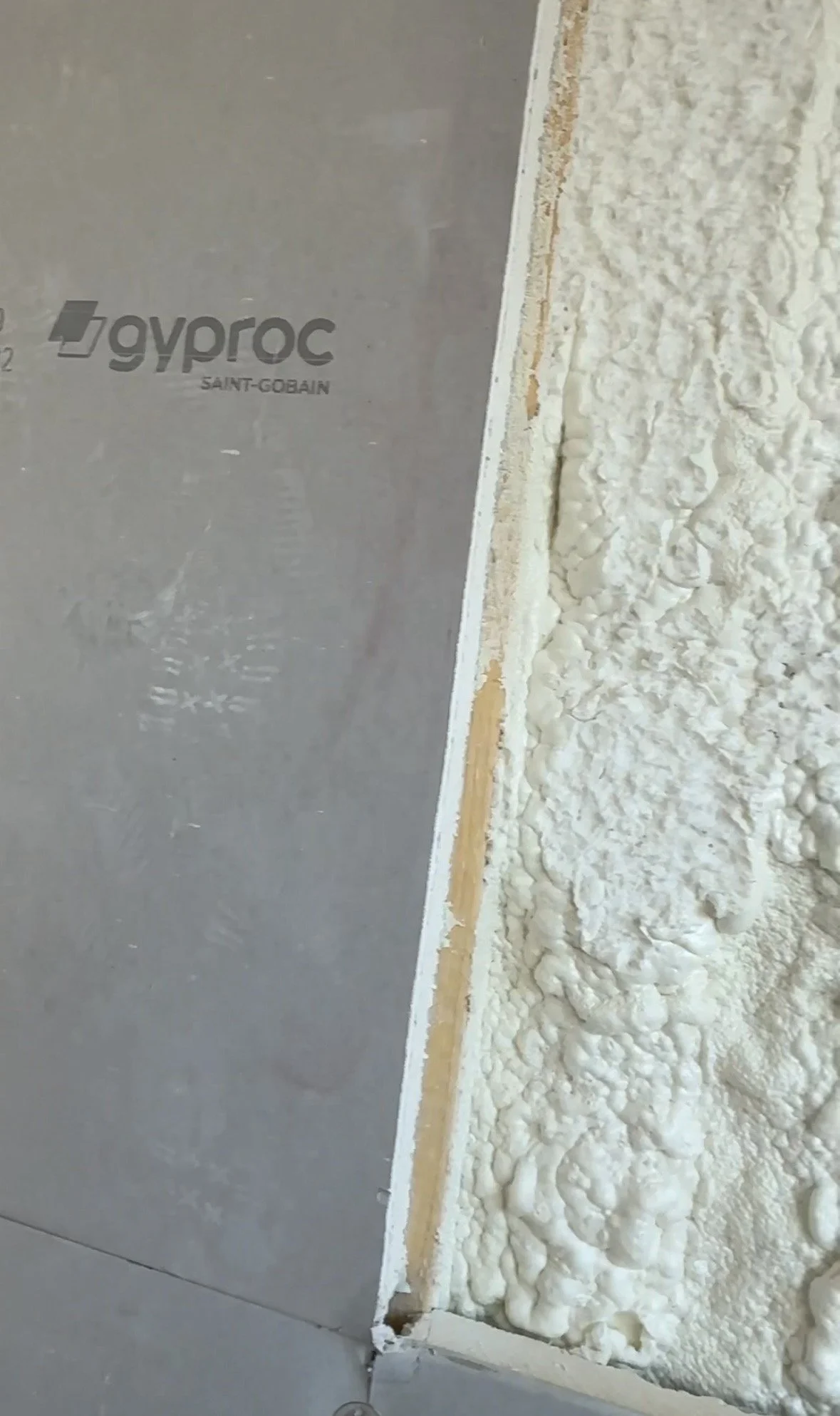 Plasterboard & Sprayfoam Insulation MikeConn