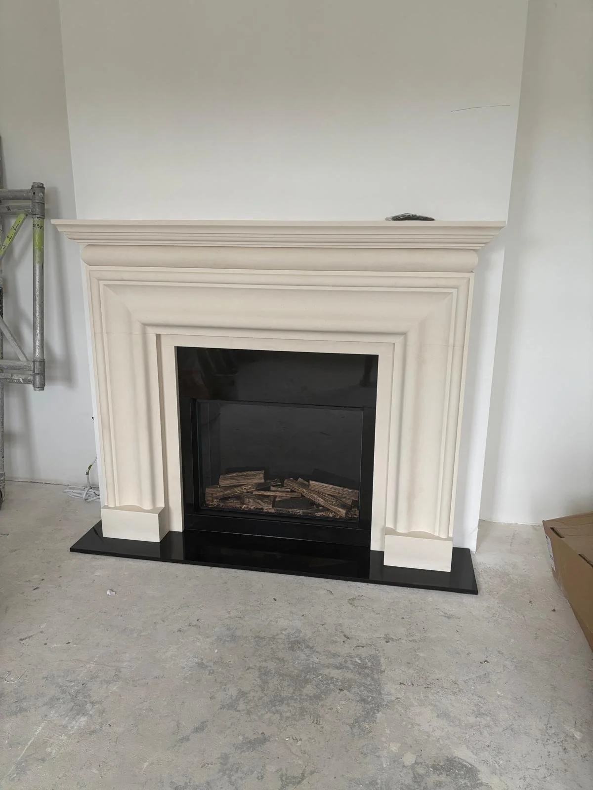 Electric fireplace