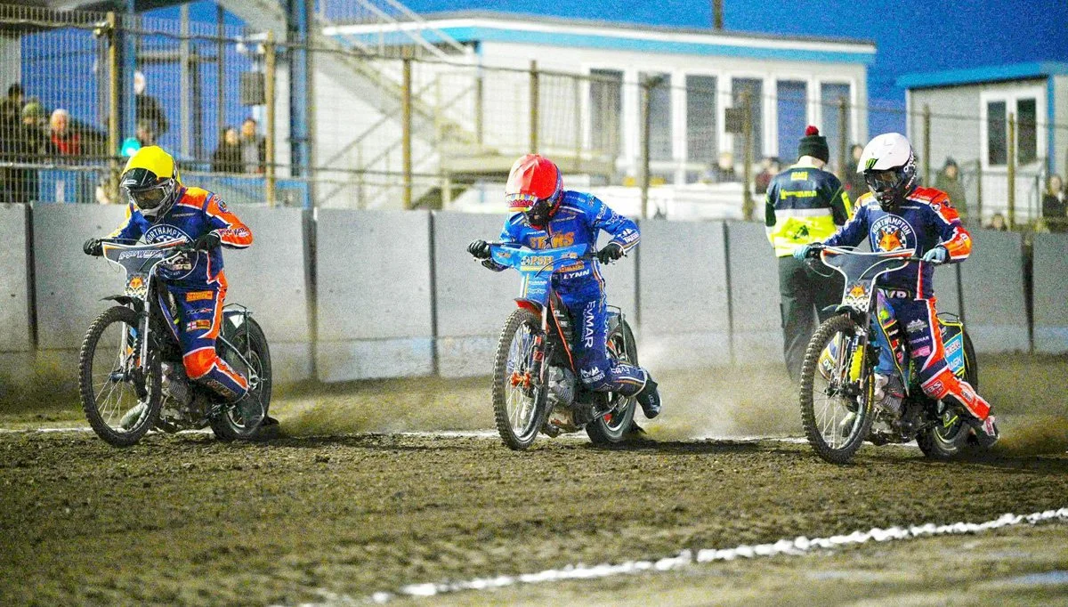 KING’S LYNN 50 FOXES 40