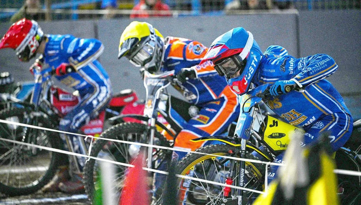 Riders lining up for next heat