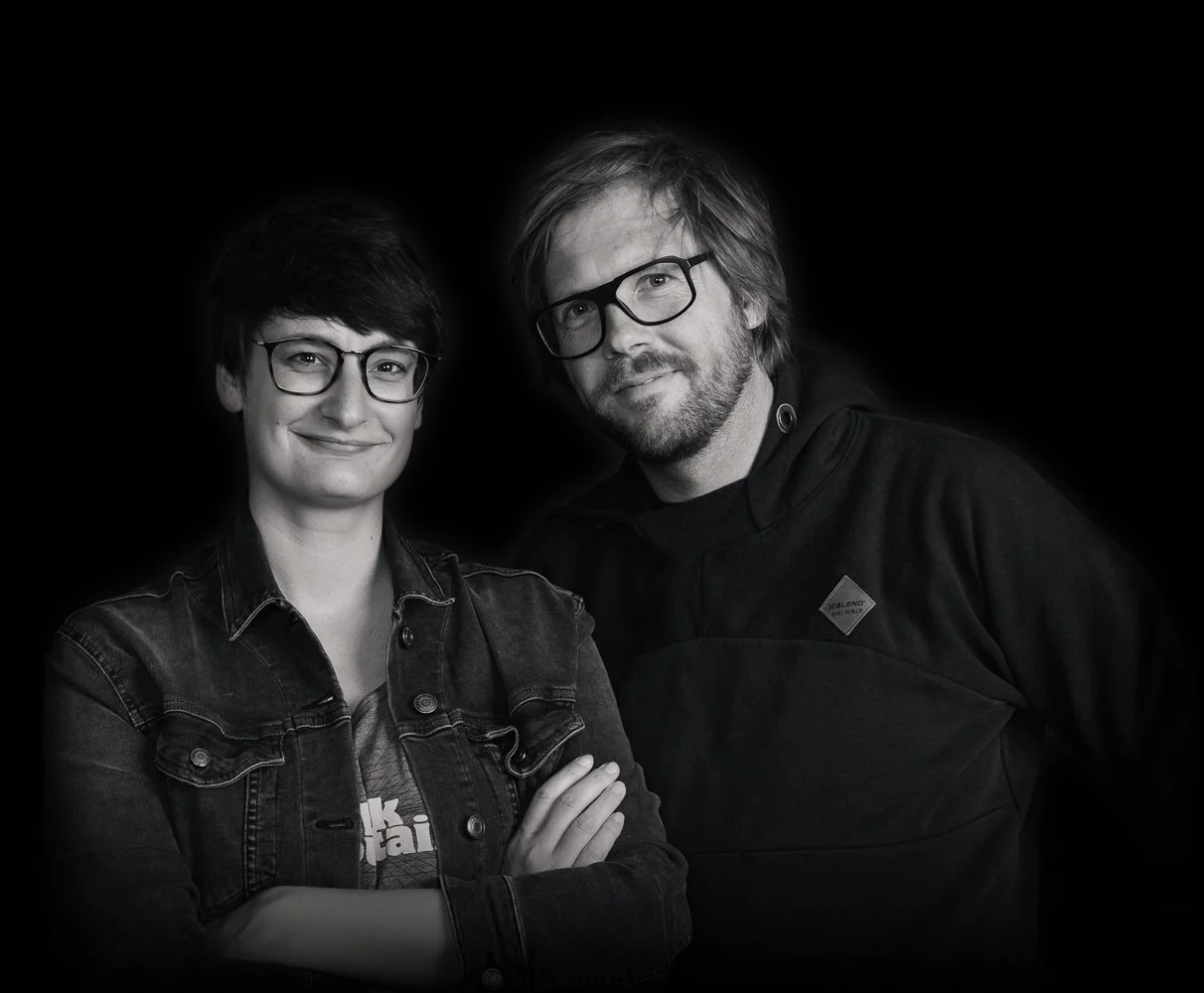 Portrait von Wolfgang Gollmayer (Ex-Tunnelbau-Ingenieur) und Caroline Eiter (Postproduktion), den Gründern der Industrie-Filmproduktion Schnittraum in Innsbruck.