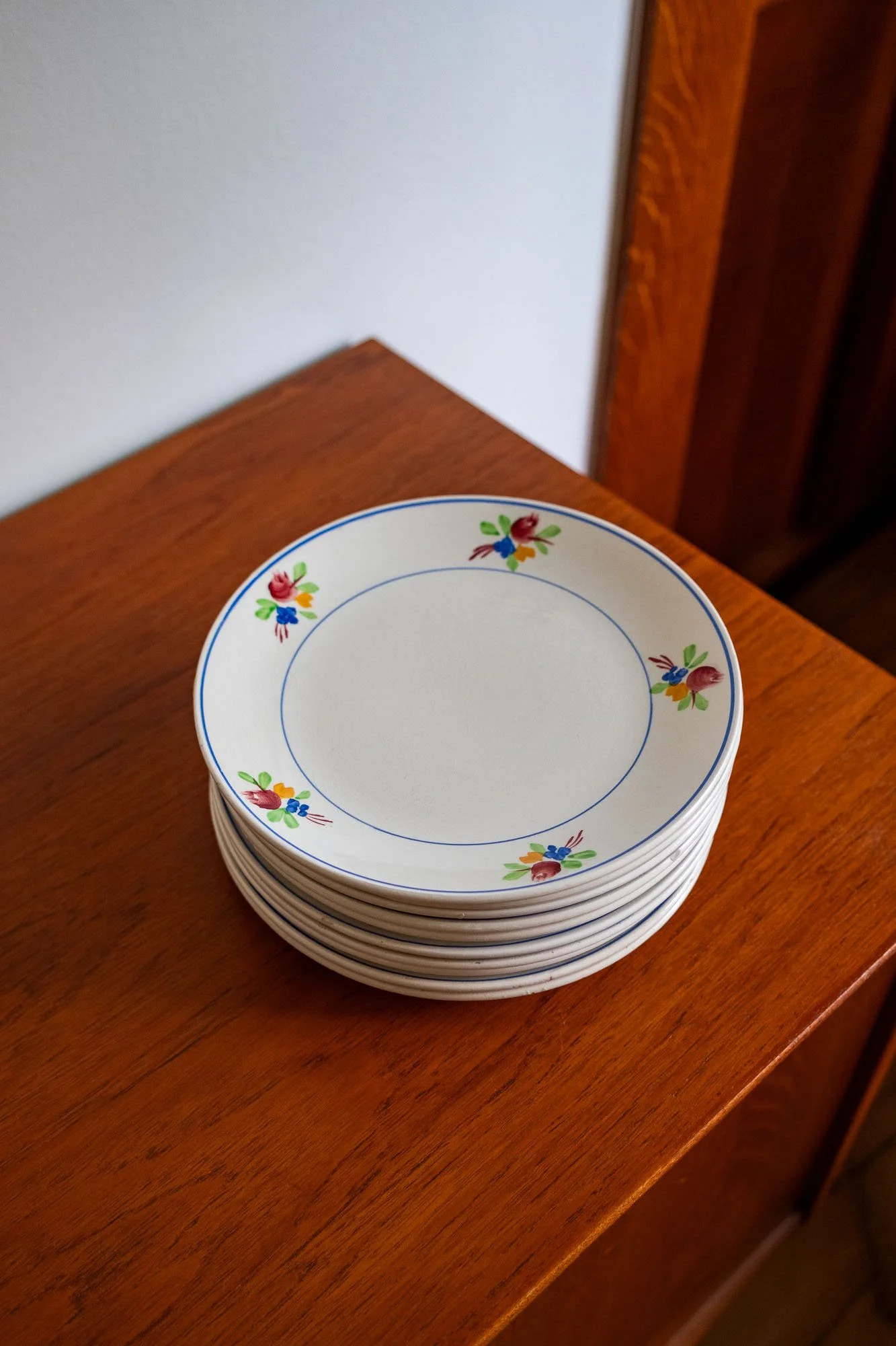 Assiettes-à-dessert-fleurs-vintage-Pupilles-Vintage-Rennes1.jpg