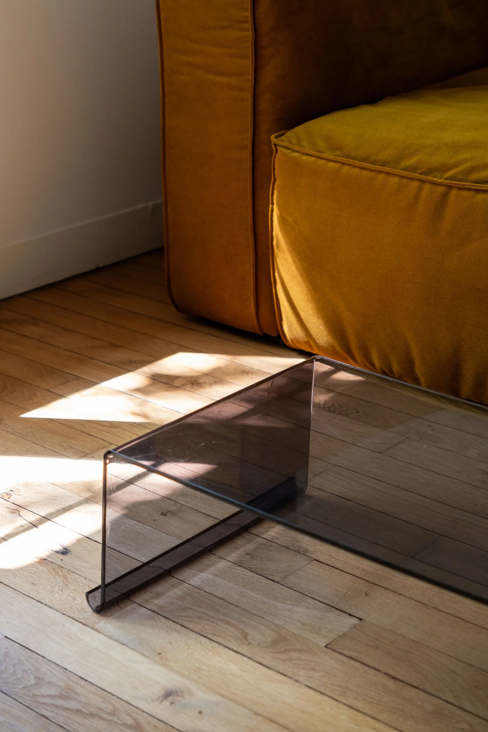 table-basse-vintage-plexiglas-années-1970-Pupilles-Vintage-Rennes2.jpg