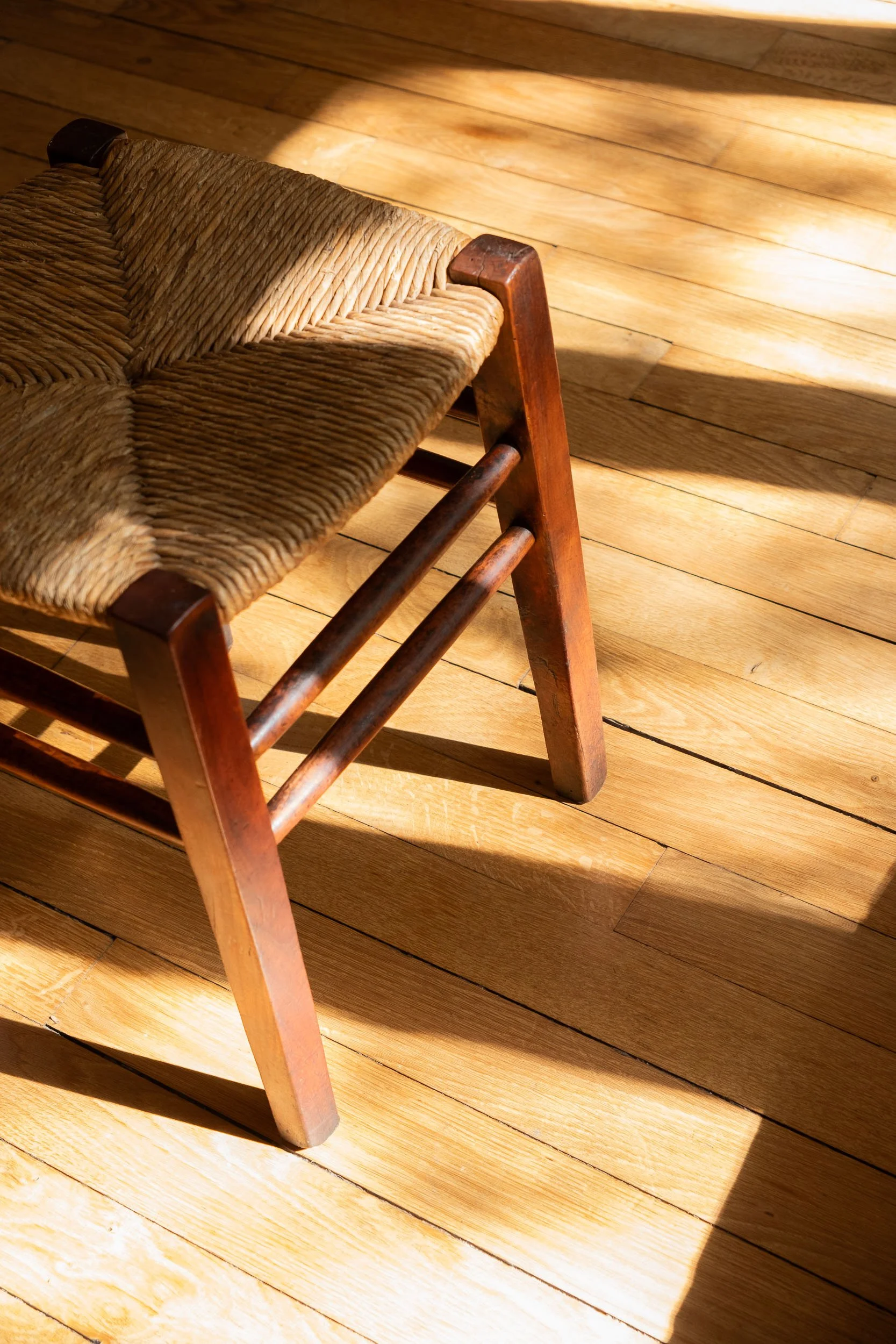 tabouret-vintage-bois-et-paille-Pupilles-Vintage-Rennes4.jpg