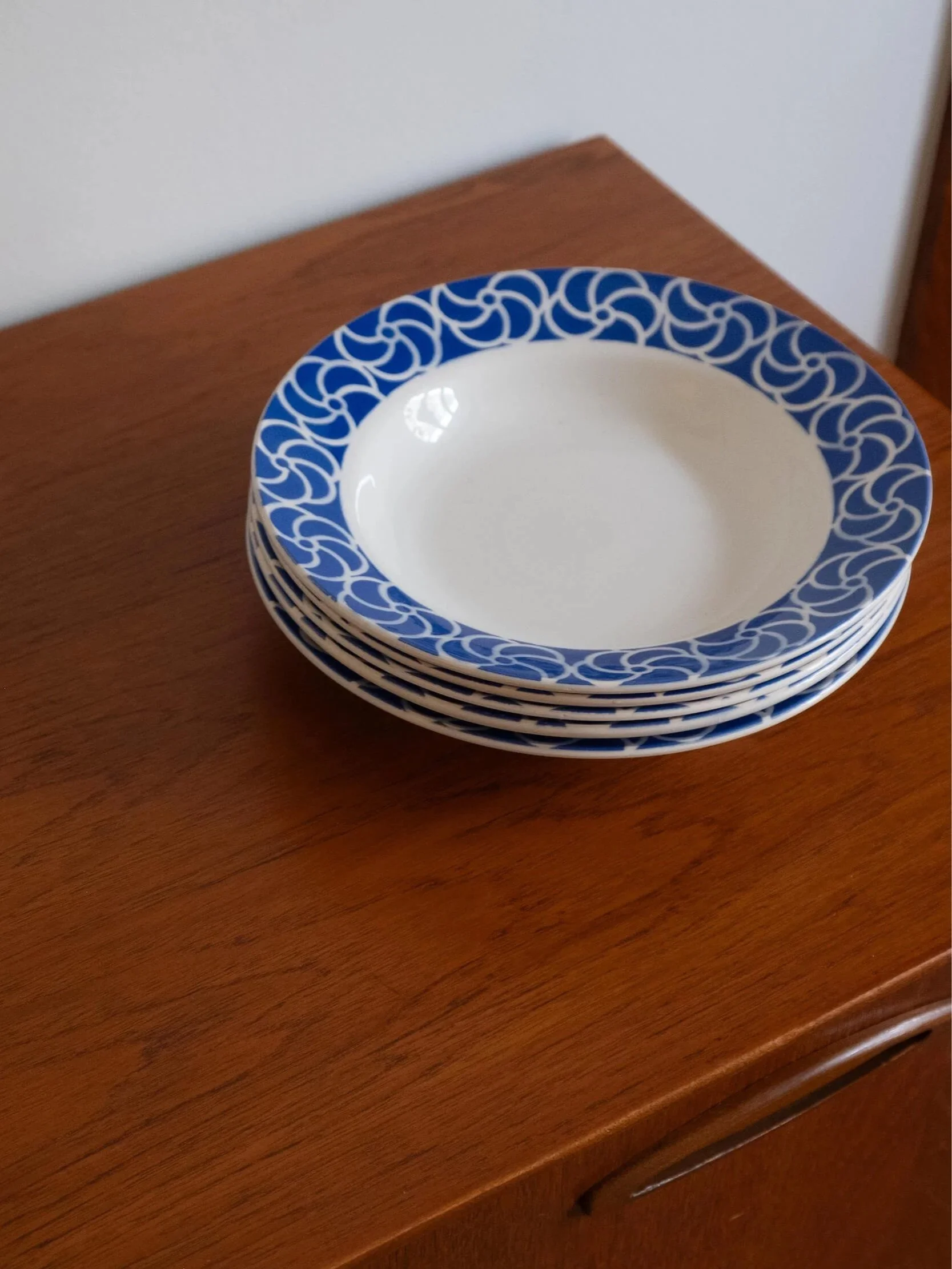 ensemble de 6 assiettes creuses décor bleu vintage des années 50