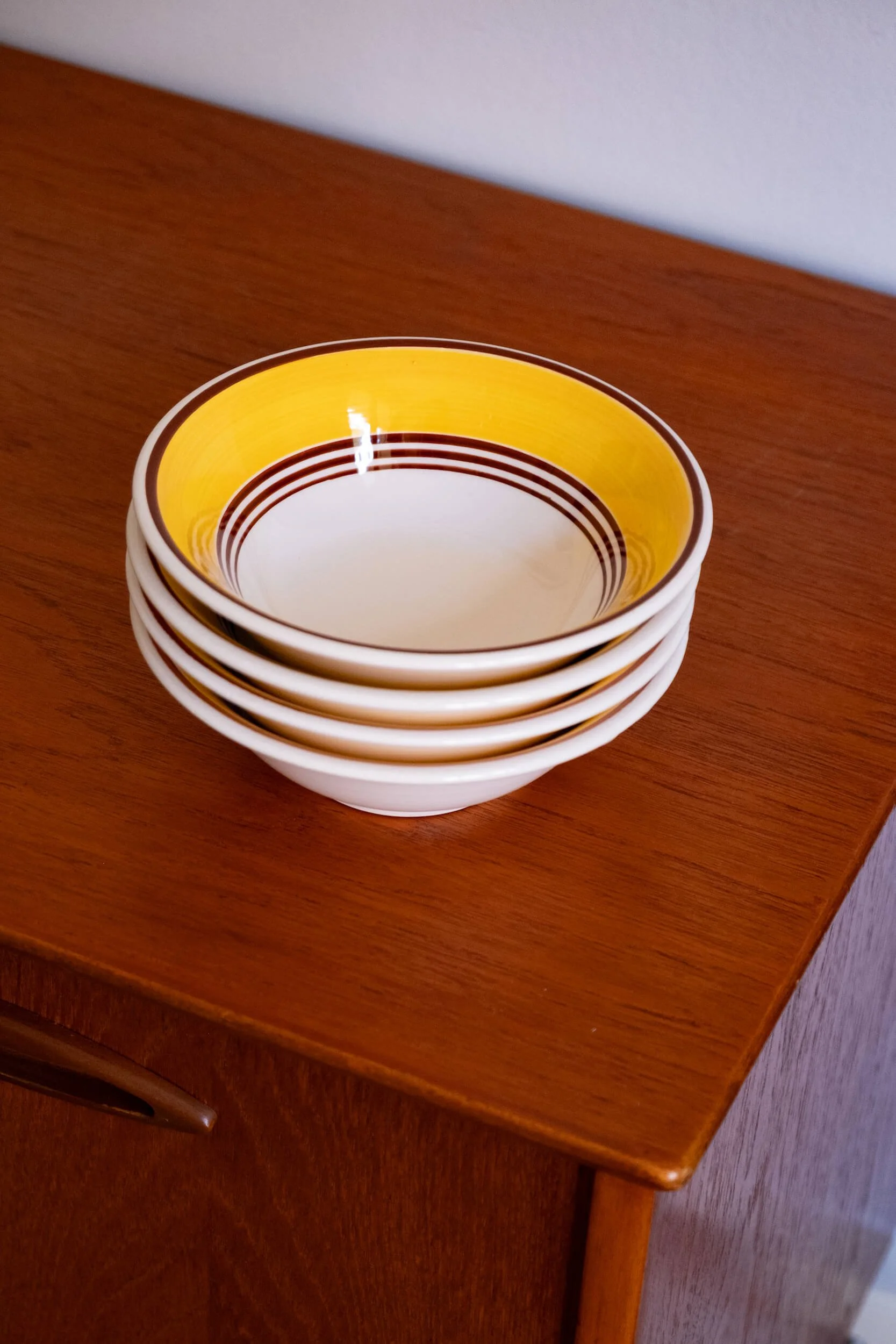 Ensemble de 4 bols à rayures jaunes et marrons - Made in Italy