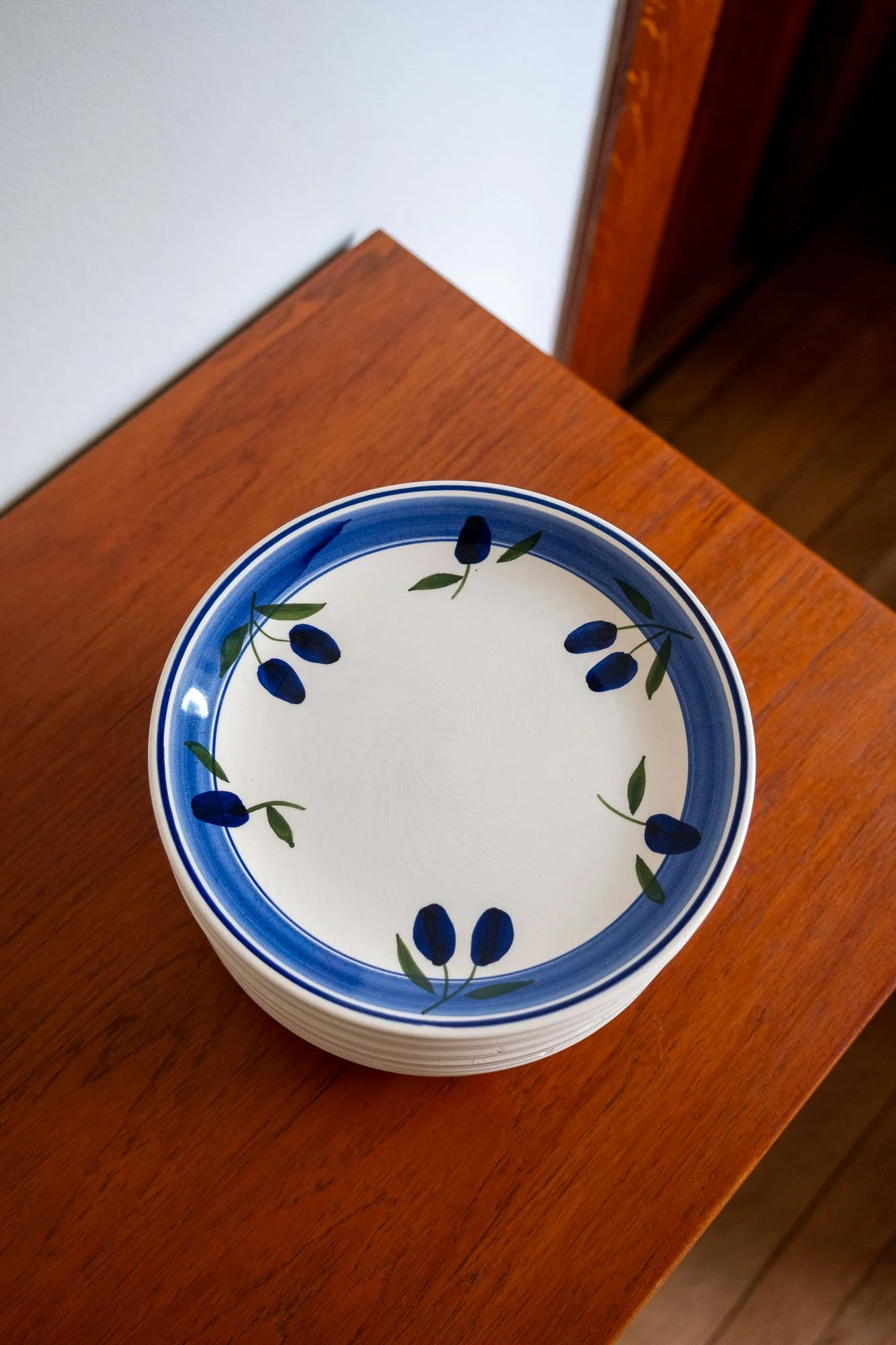 Assiettes-plates-cerises-vintage-Pupilles-Vintage-Rennes8.jpg
