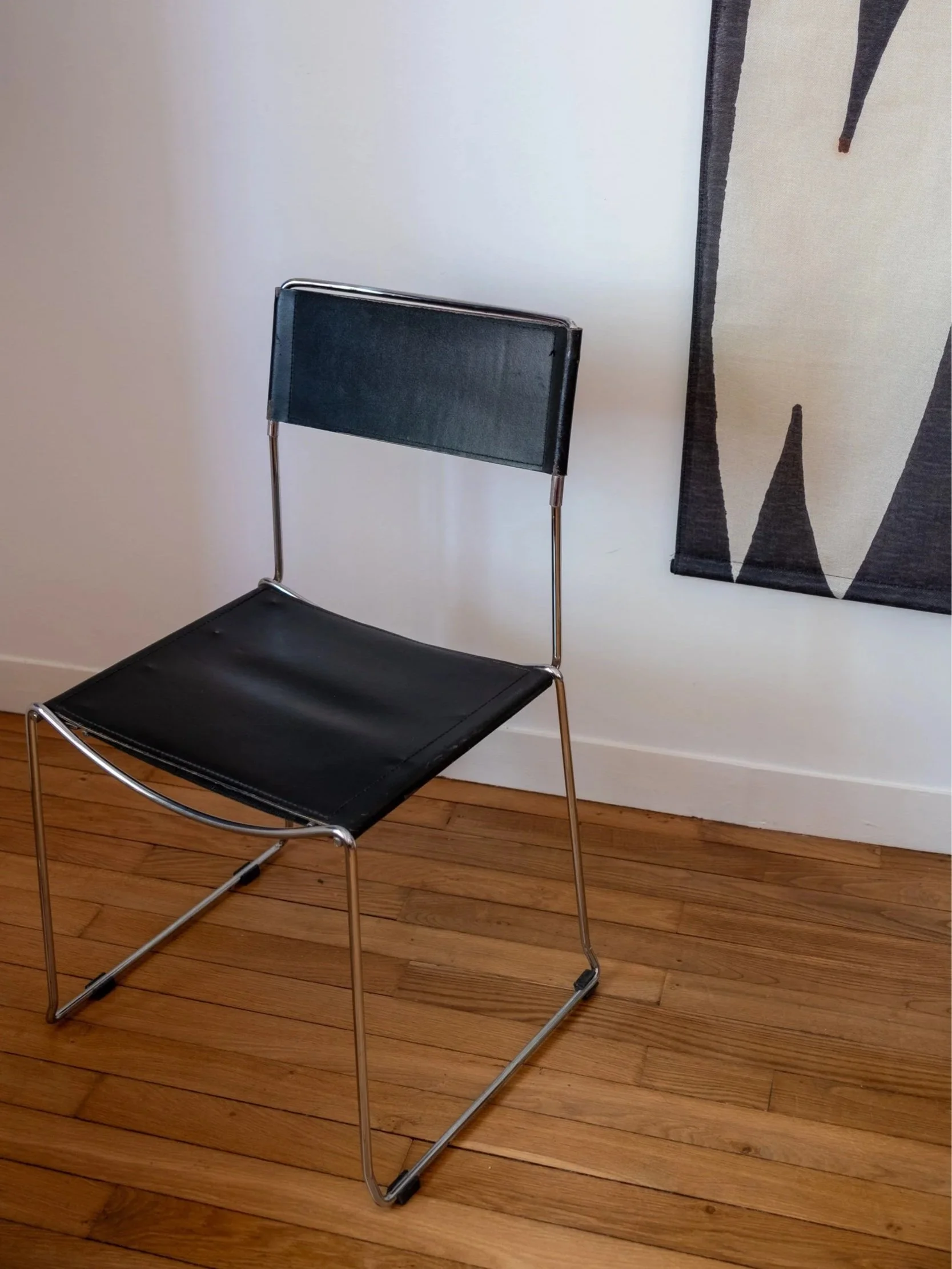 zoom sur une des chaises italiennes Giandomenico Belotti design des années 70