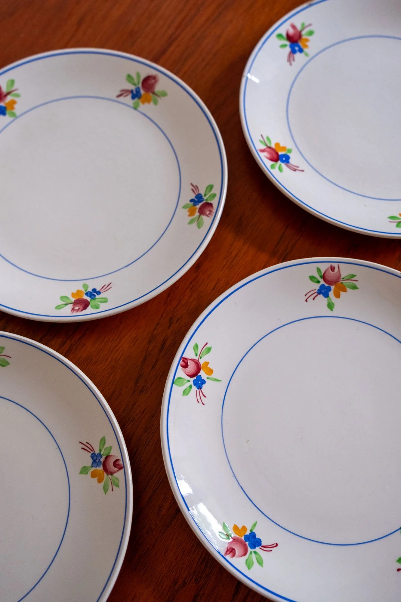 Assiettes-à-dessert-fleurs-vintage-Pupilles-Vintage-Rennes3.jpg