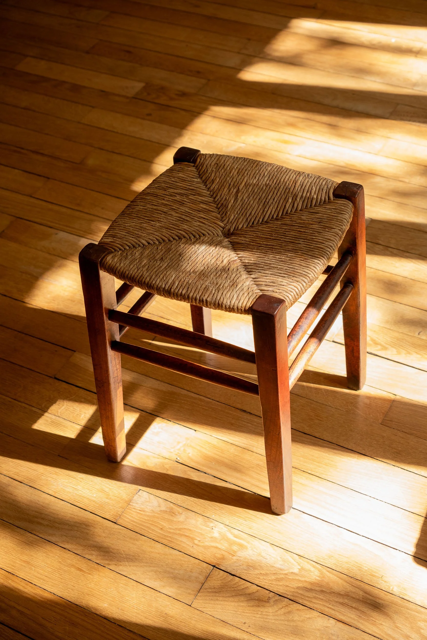 tabouret-vintage-bois-et-paille-Pupilles-Vintage-Rennes9.jpg