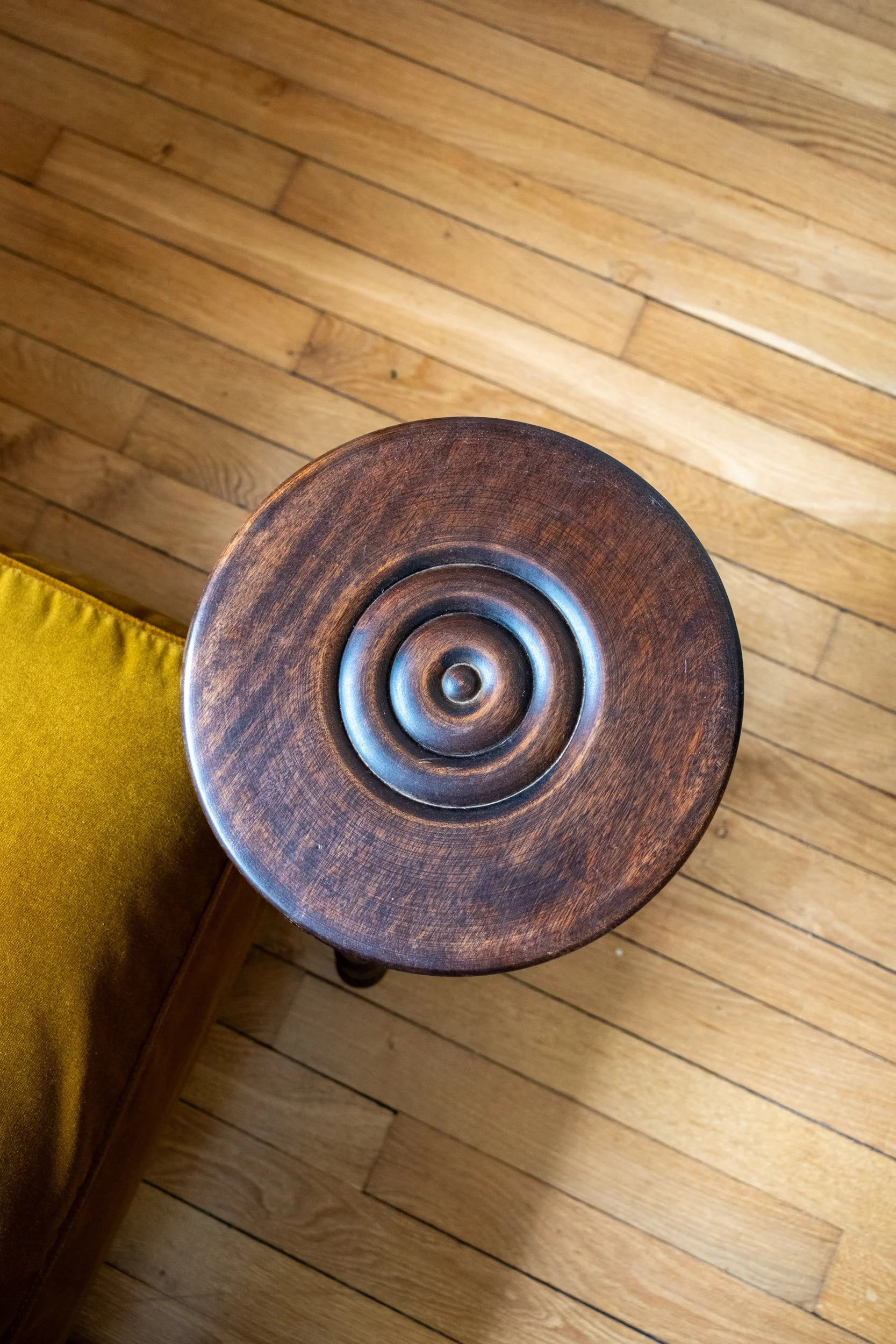 tabouret-tripode-bois-tourné-Pupilles-brocante-Rennes9.jpg