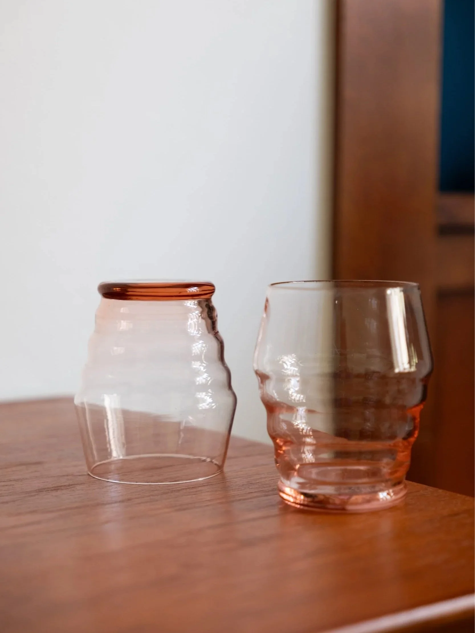 Ensemble de 4 verres à digestif en verre rose