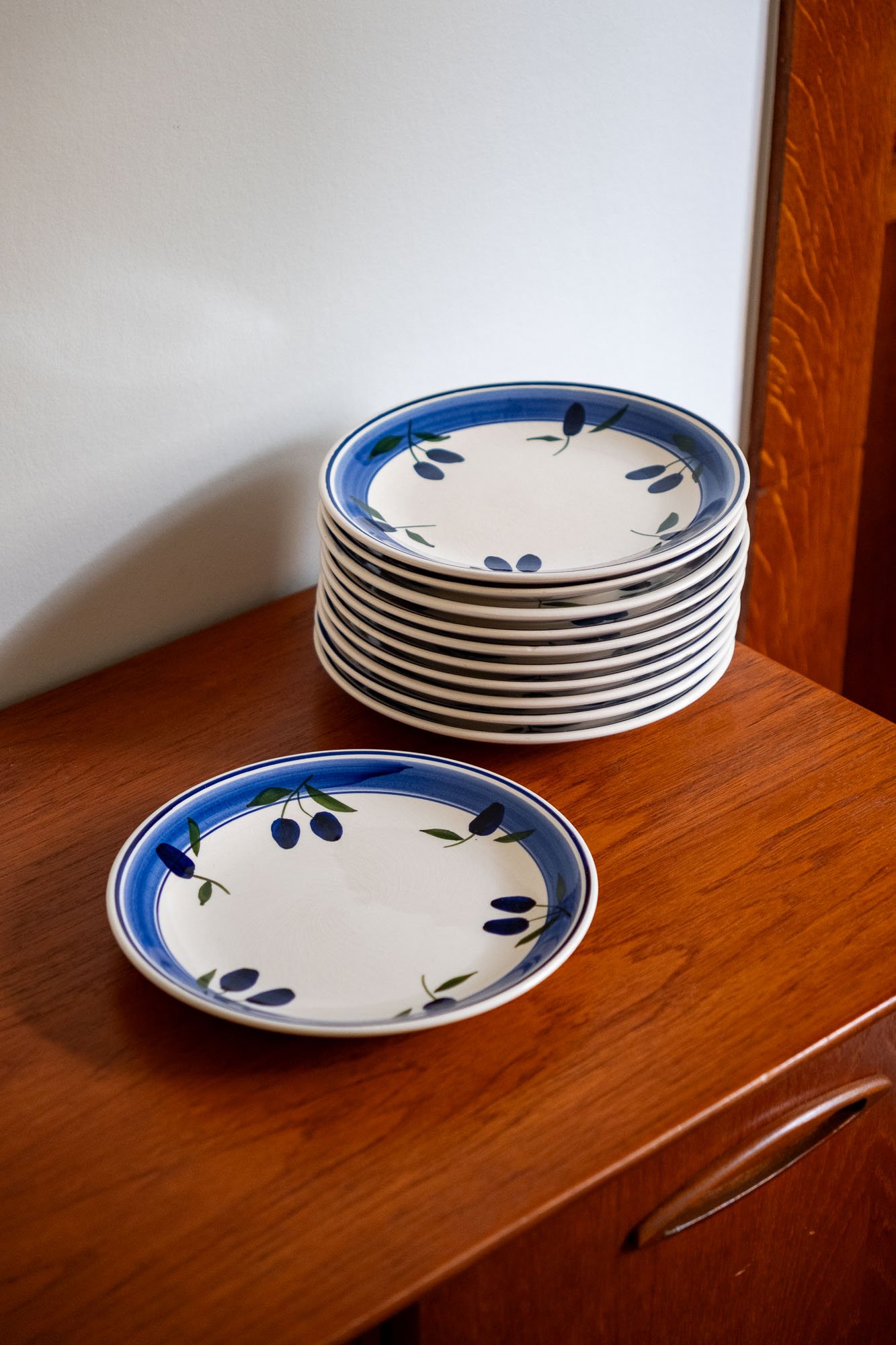 Assiettes-plates-cerises-vintage-Pupilles-Vintage-Rennes10.jpg