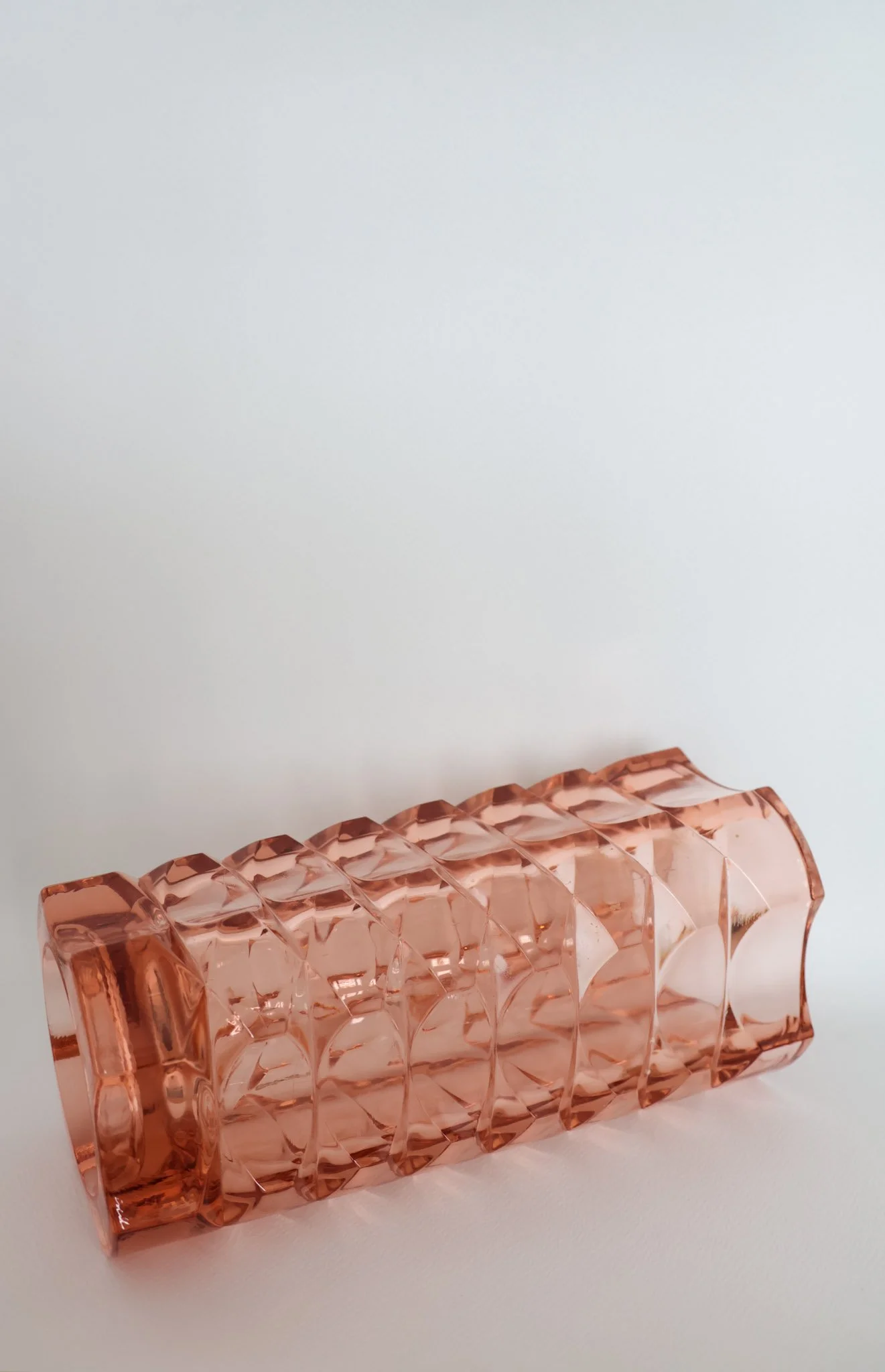 le vase Windsor Luminarc couché montrant son extérieur en parfait état