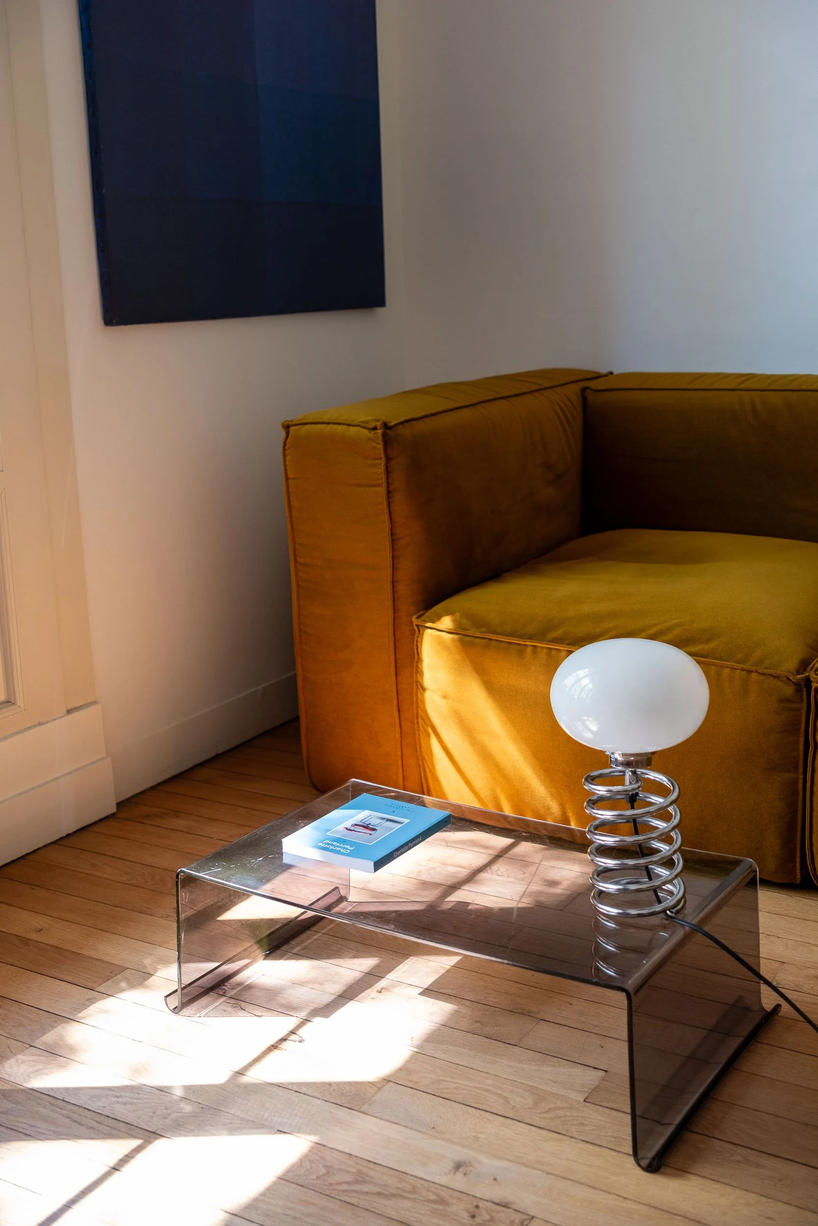 Table basse en Plexiglas fumé - Design années 70