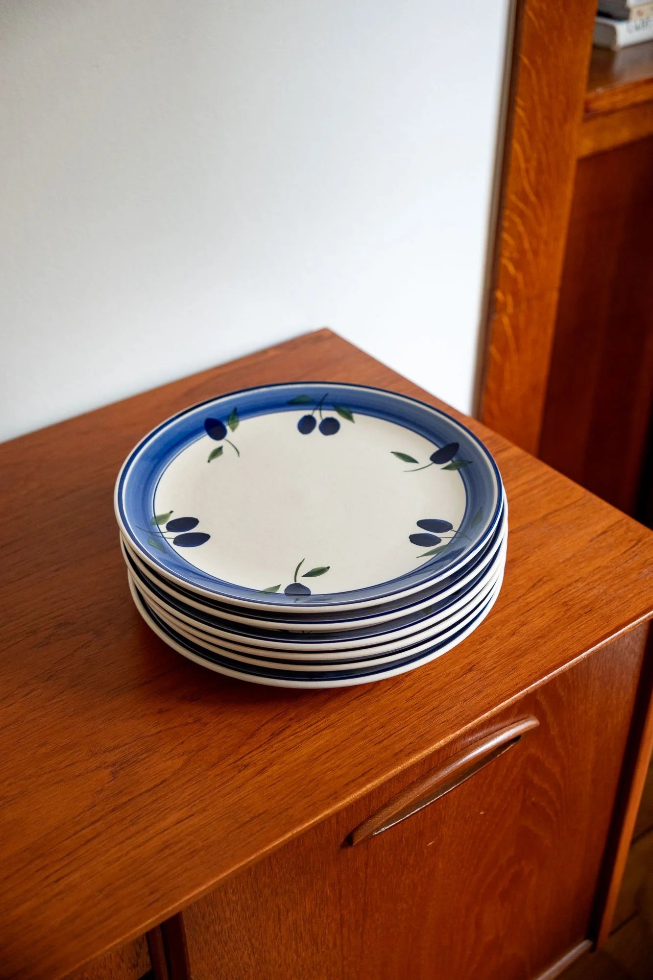 Assiettes-plates-cerises-vintage-Pupilles-Vintage-Rennes5.jpg