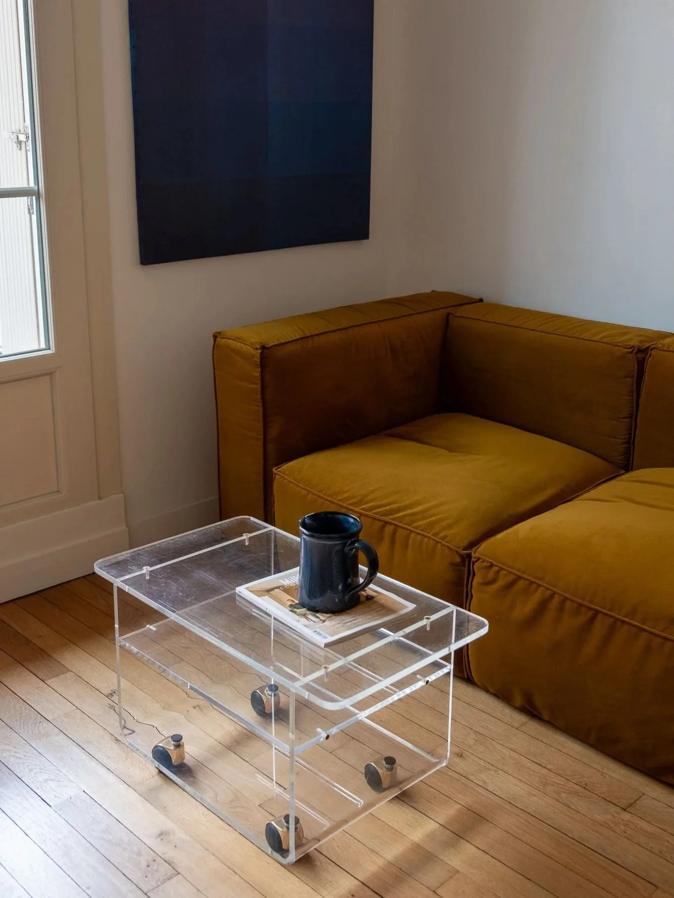 Table-roulante-plexiglas-dore%CC%81-anne%CC%81es-70-vintage-Pupilles-Vintage-Rennes9.jpg