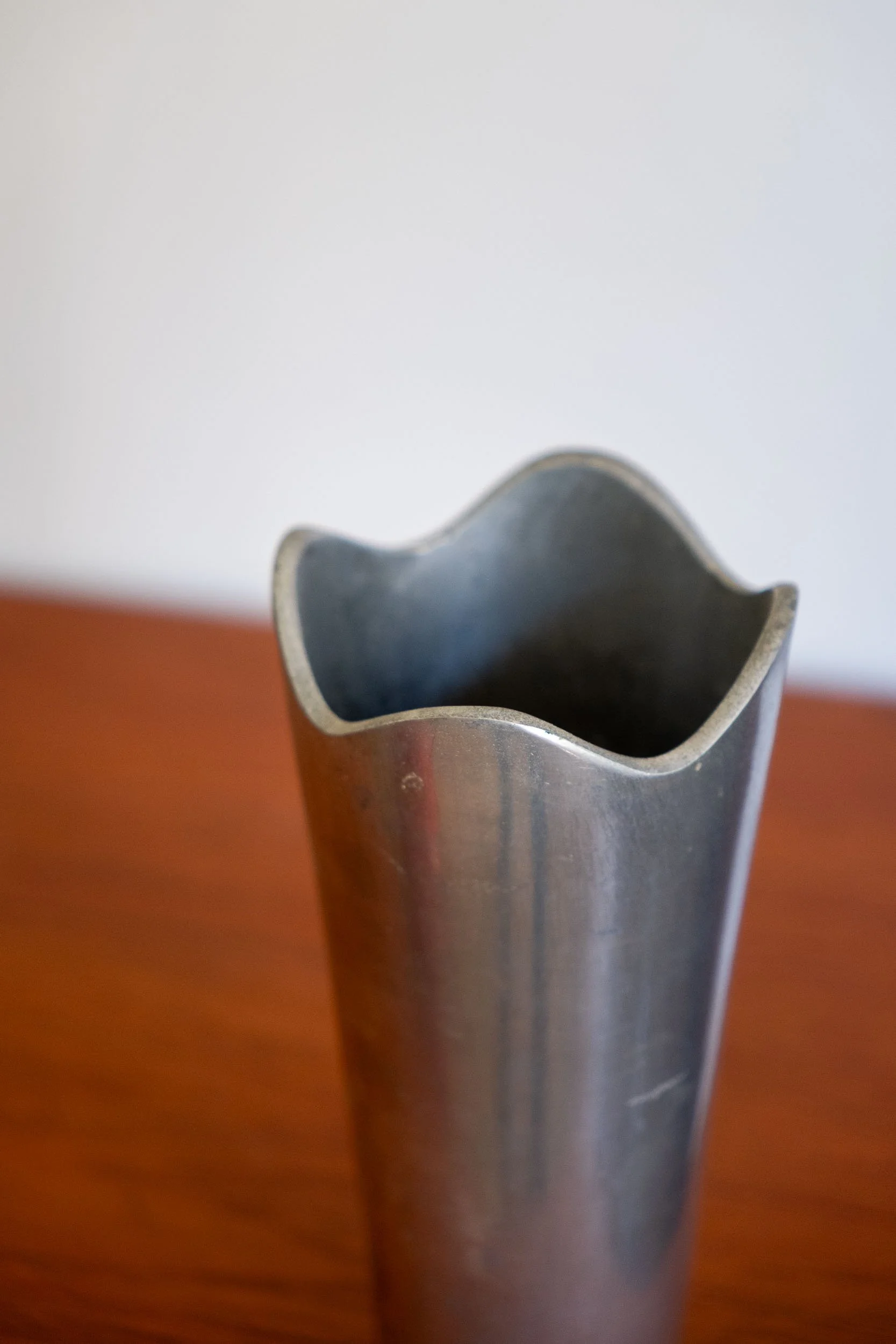 Vase-vintage-en-aluminium-Pupilles-Vintage-Rennes5.jpg