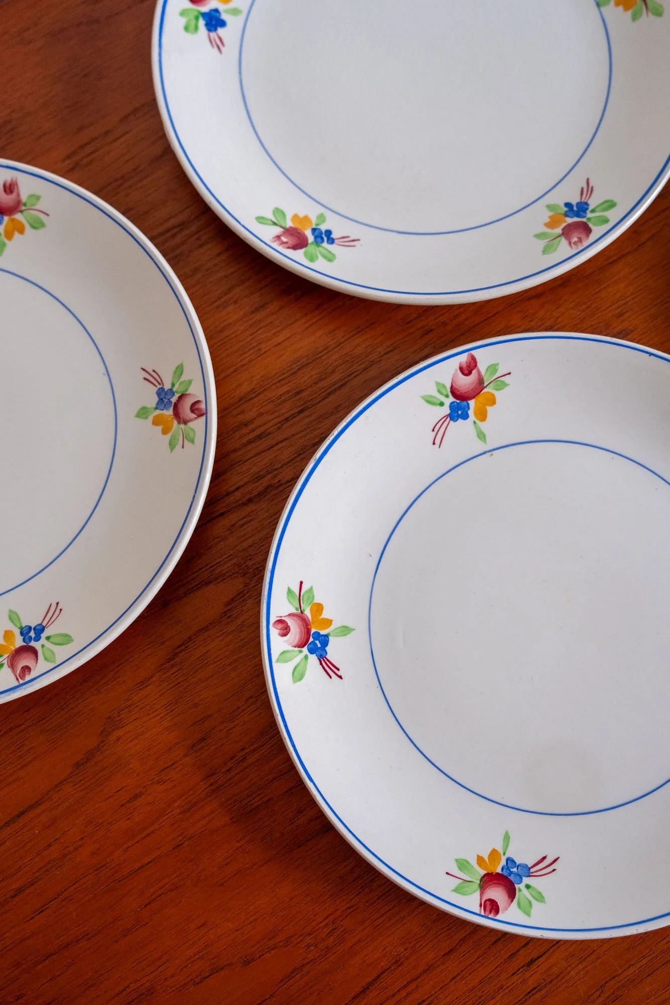 Assiettes-à-dessert-fleurs-vintage-Pupilles-Vintage-Rennes2.jpg