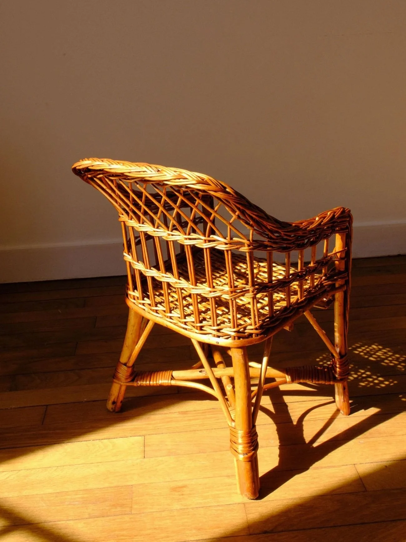 Fauteuil-pour-enfants-en-osier-tresse%CC%81-Pupilles-Vintage-Rennes6.jpg