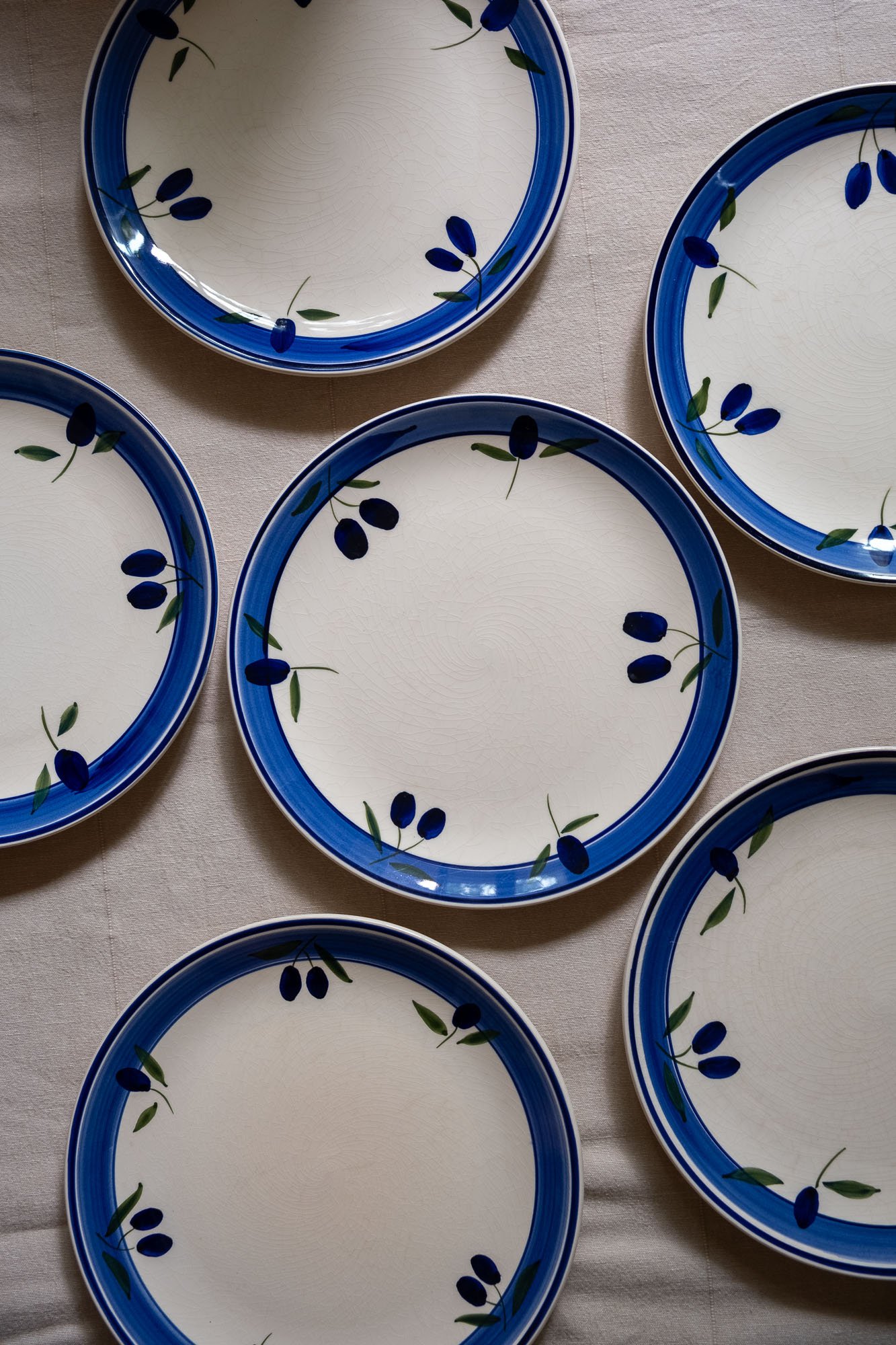Assiettes-plates-cerises-vintage-Pupilles-Vintage-Rennes1.jpg