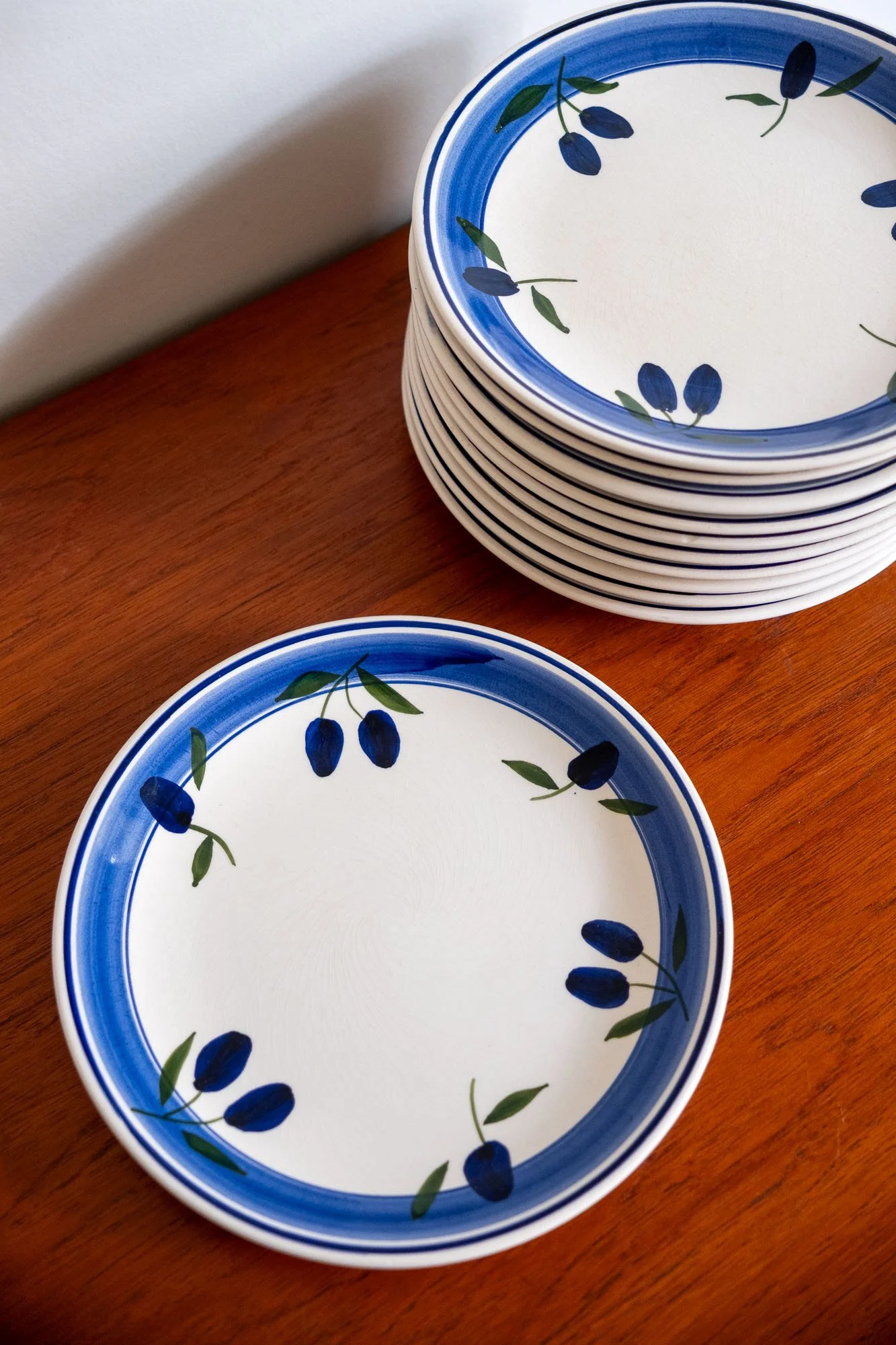 Assiettes-plates-cerises-vintage-Pupilles-Vintage-Rennes9.jpg