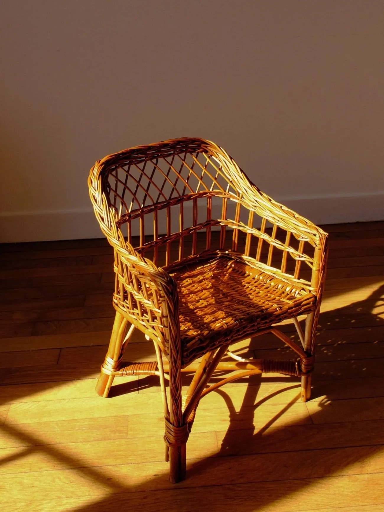 Fauteuil-pour-enfants-en-osier-tresse%CC%81-Pupilles-Vintage-Rennes7.jpg