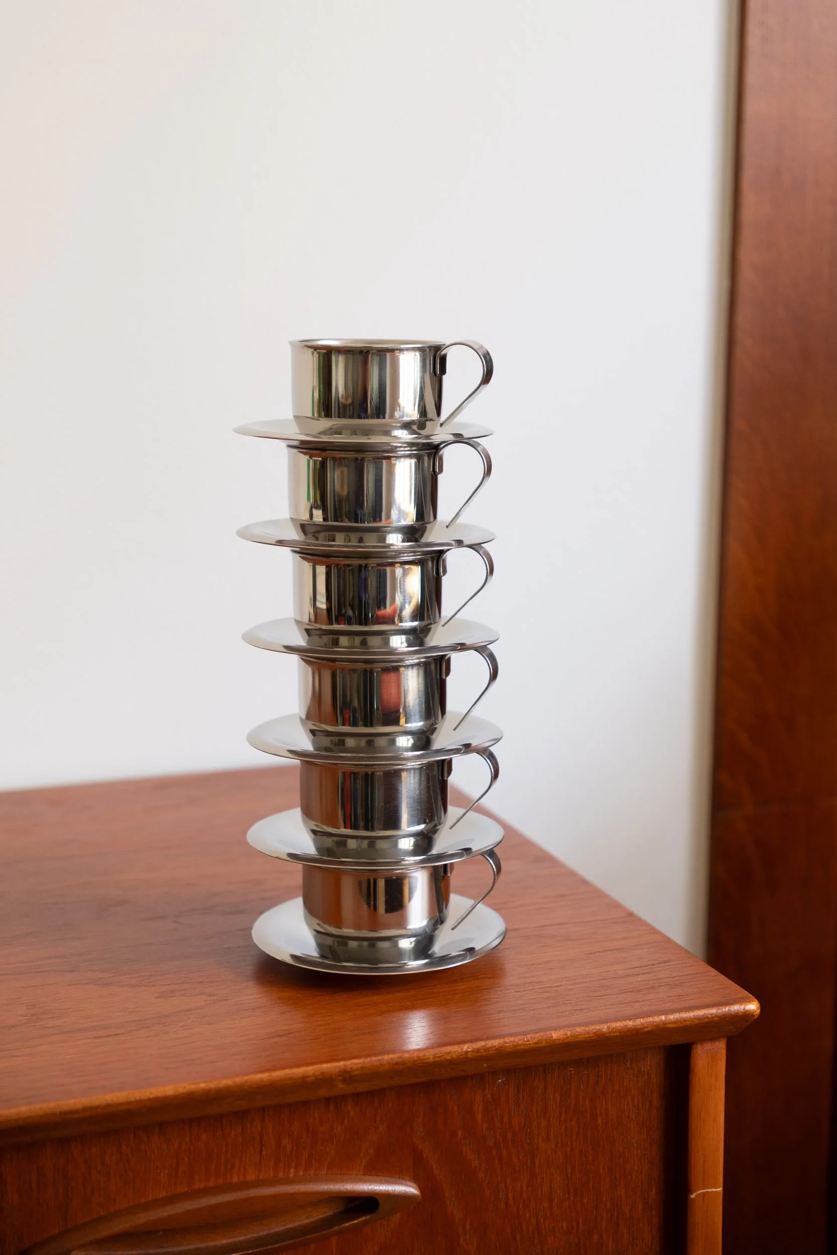 Ensemble de 6 tasses à café en inox - Design années 70